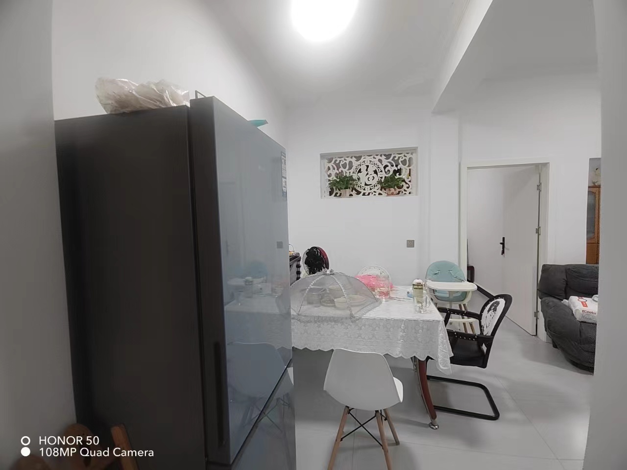 市人大政协机关大院住宅区（老市委）  3室1厅1卫    1350.0元/月