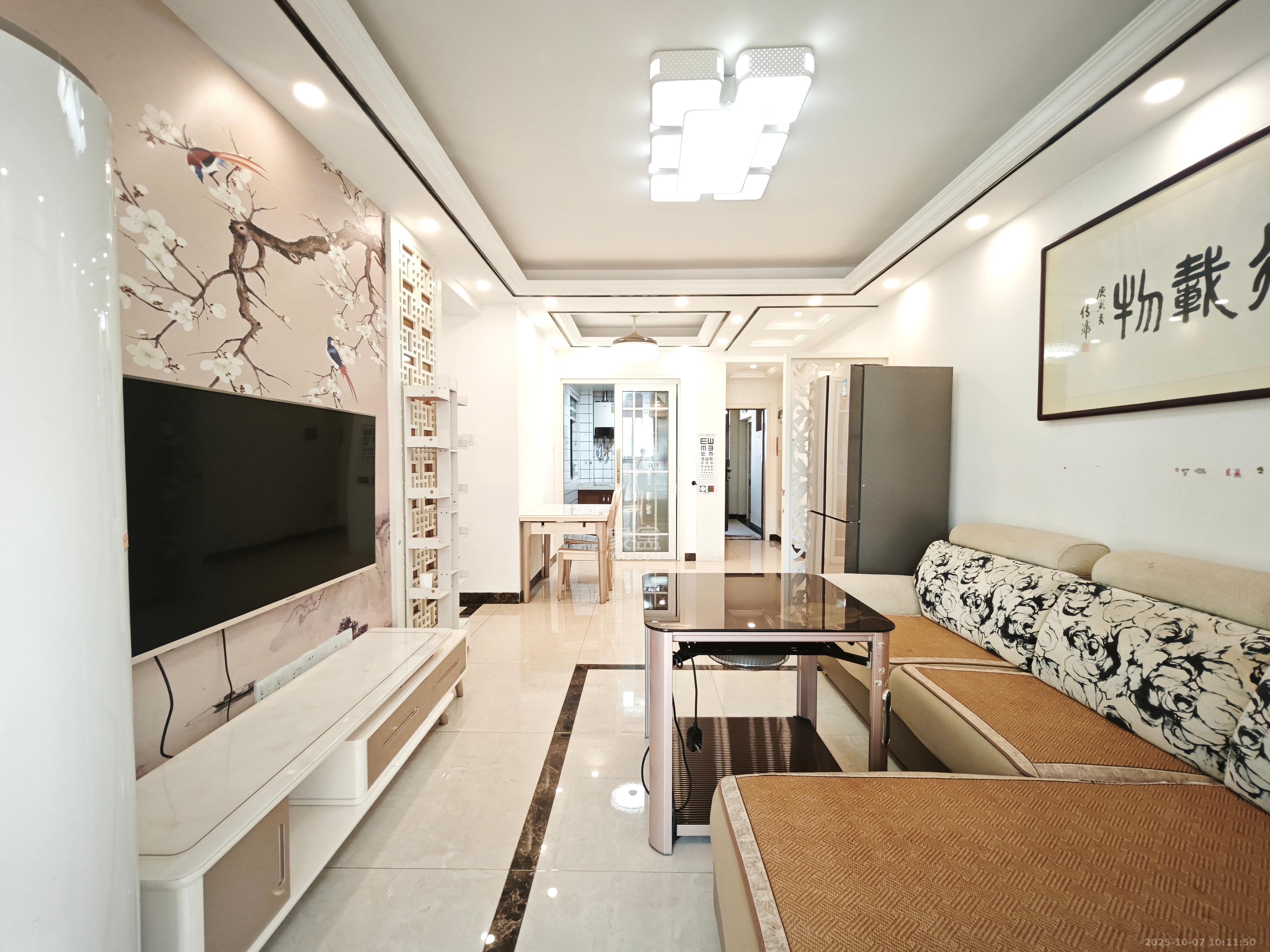 华润置地广场二期 3室2厅2卫 2000.0元/月 华润置地广场二期 3室2厅2卫 2000.0元/月室内图