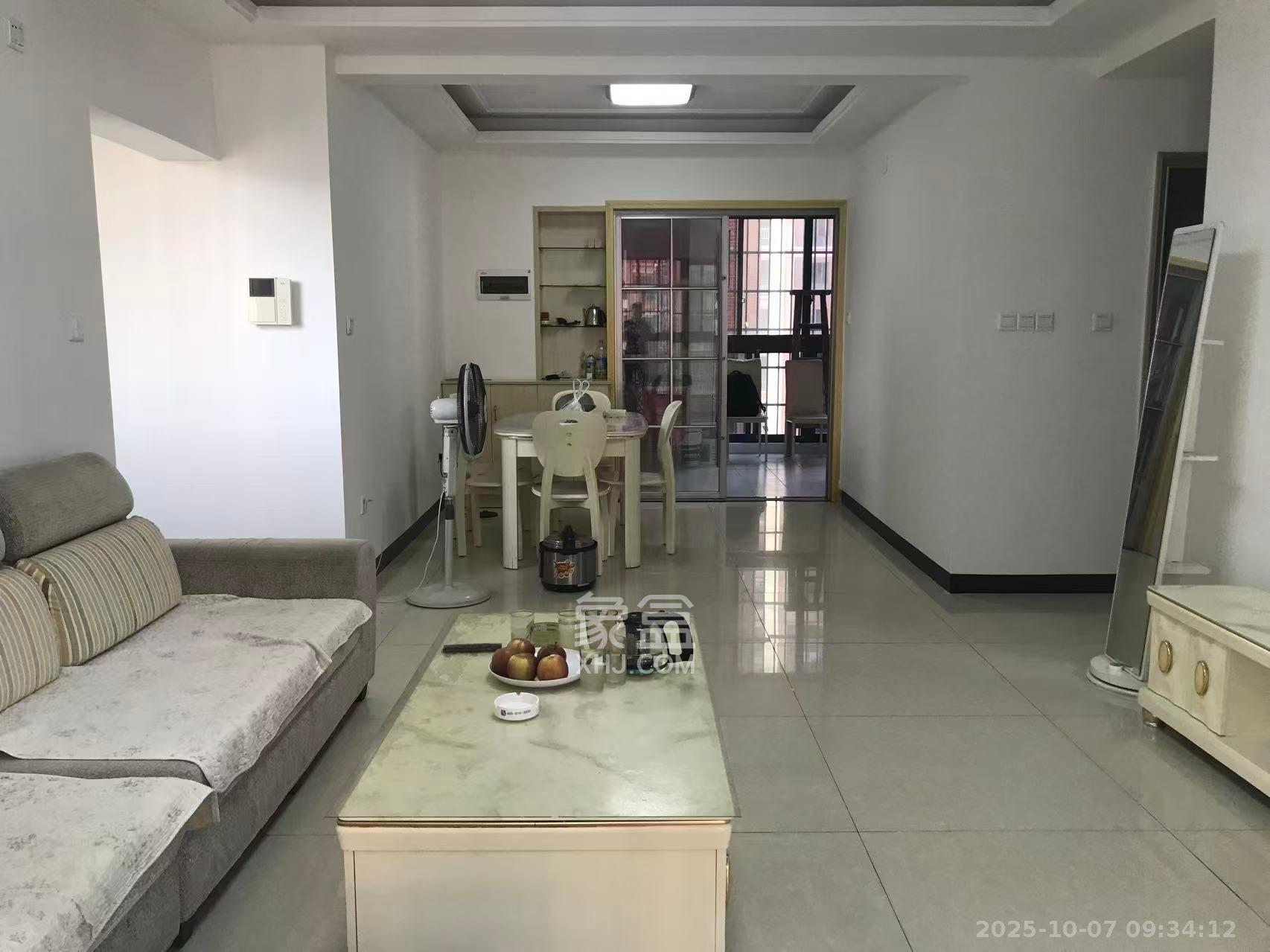 海德公园  4室2厅2卫    2300.0元/月室内图