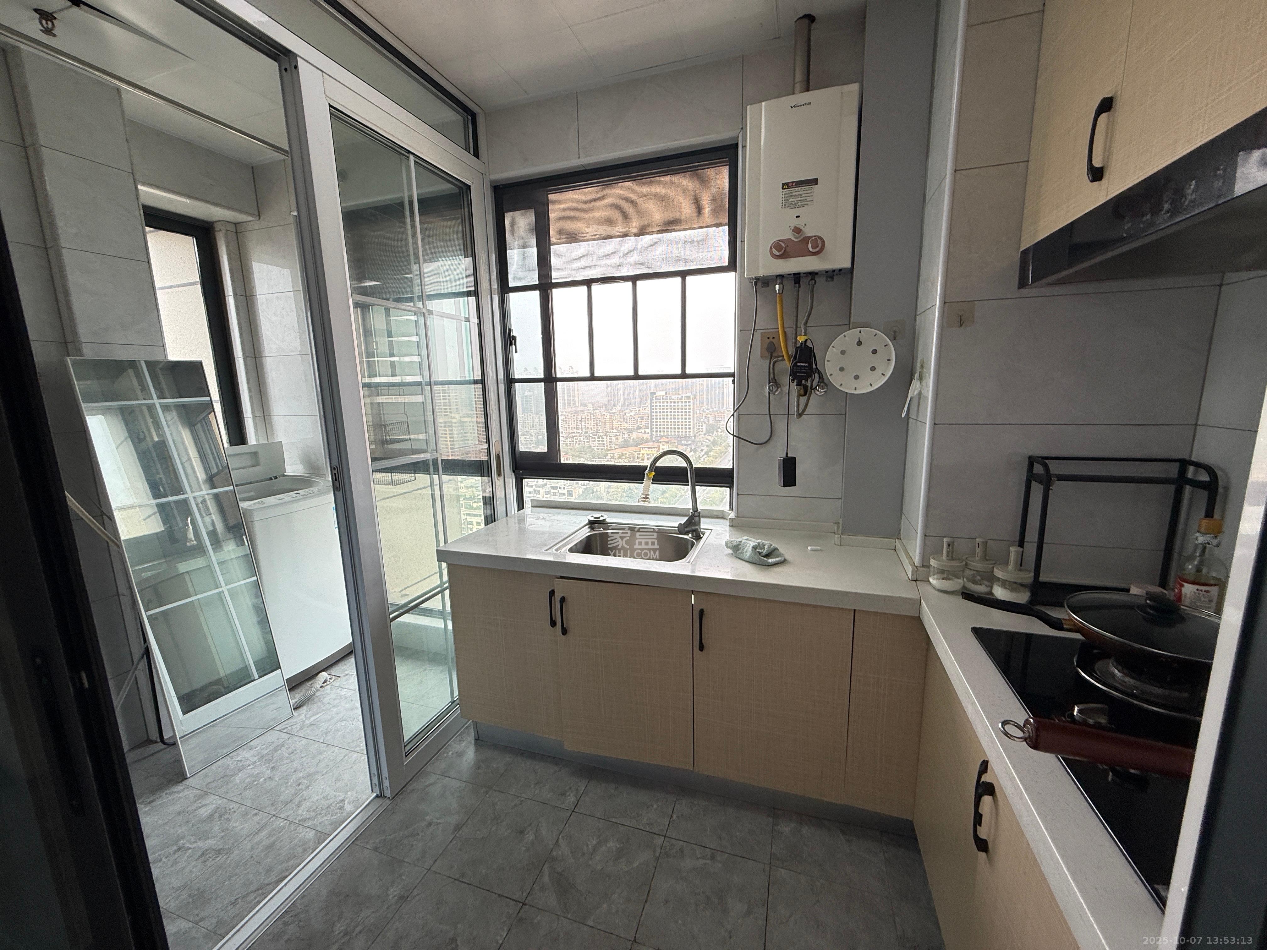 明发国际城 1室1厅1卫 1300.0元/月 明发国际城 1室1厅1卫 1300.0元/月室内图