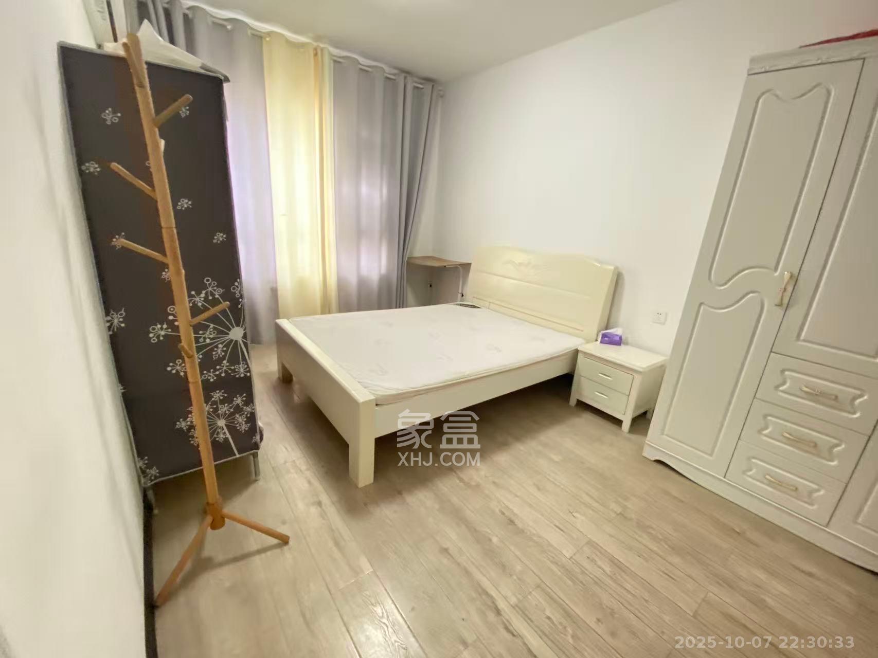 卓越浅水湾  3室1厅2卫    2300.0元/月 卓越浅水湾  3室1厅2卫    2300.0元/月室内图