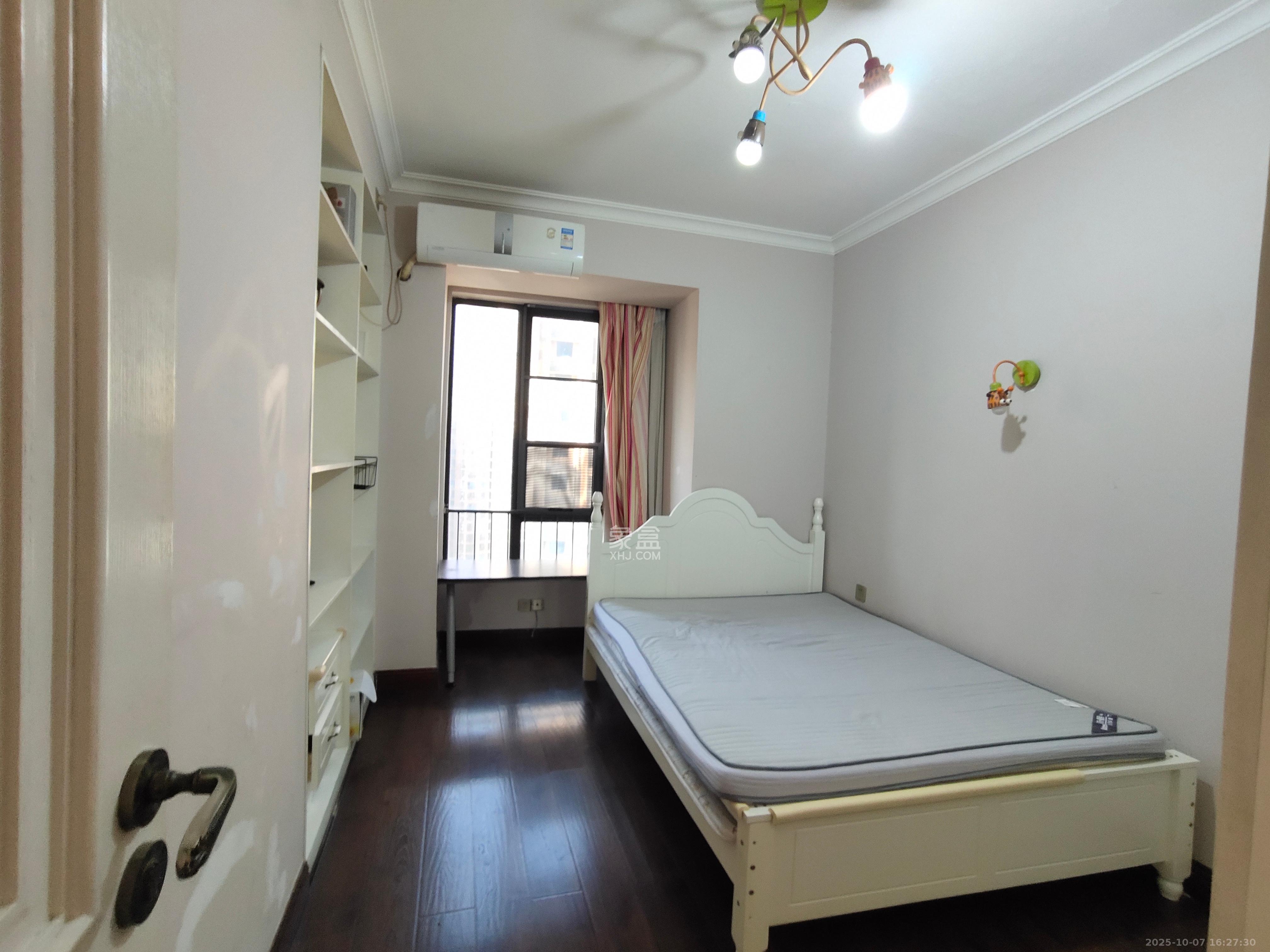 长房白沙湾 4室2厅2卫 3380.0元/月 长房白沙湾 4室2厅2卫 3380.0元/月室内图