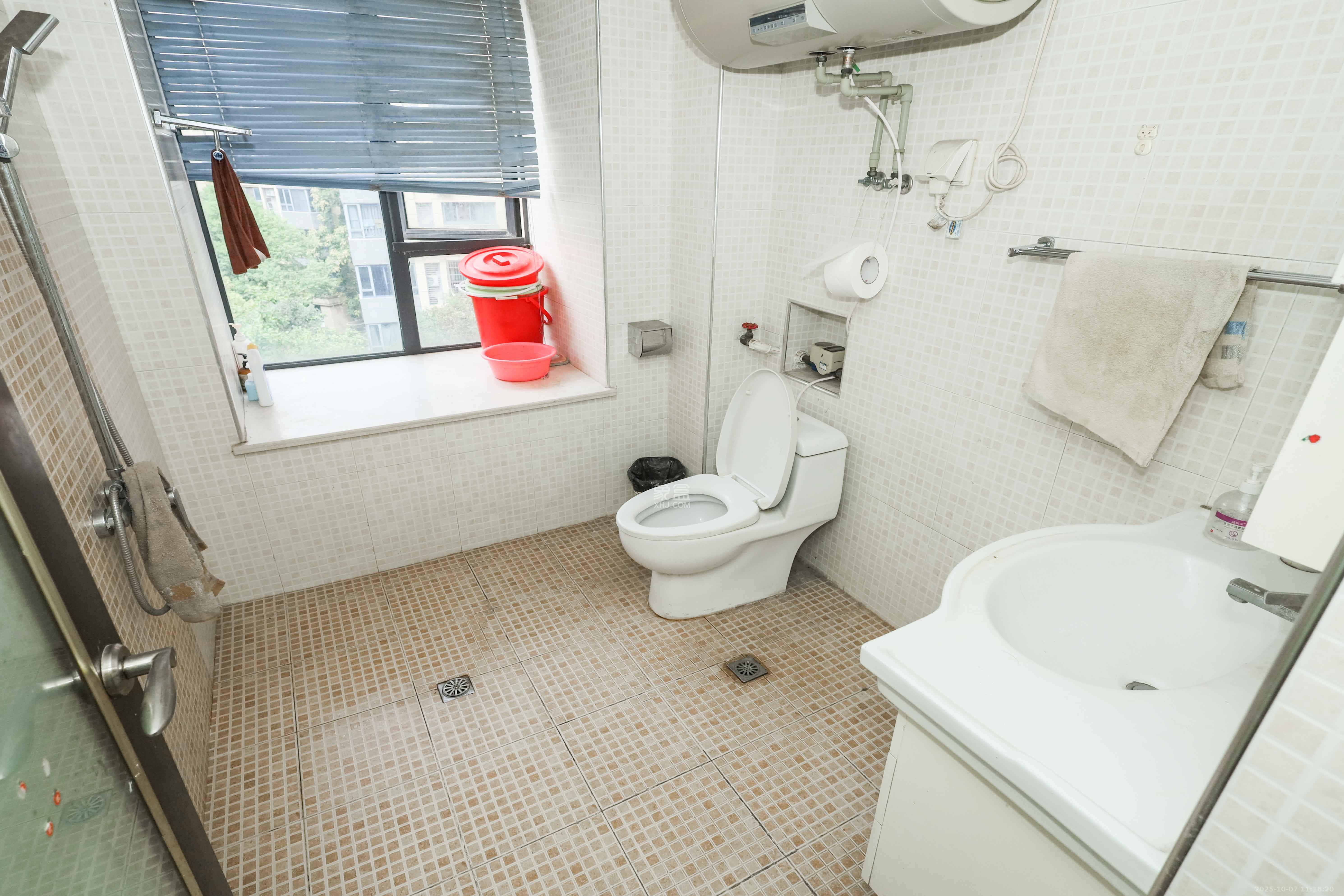 保利麓谷林语A区 4室2厅2卫 108.8万 保利麓谷林语A区 4室2厅2卫 108.8万卫生间