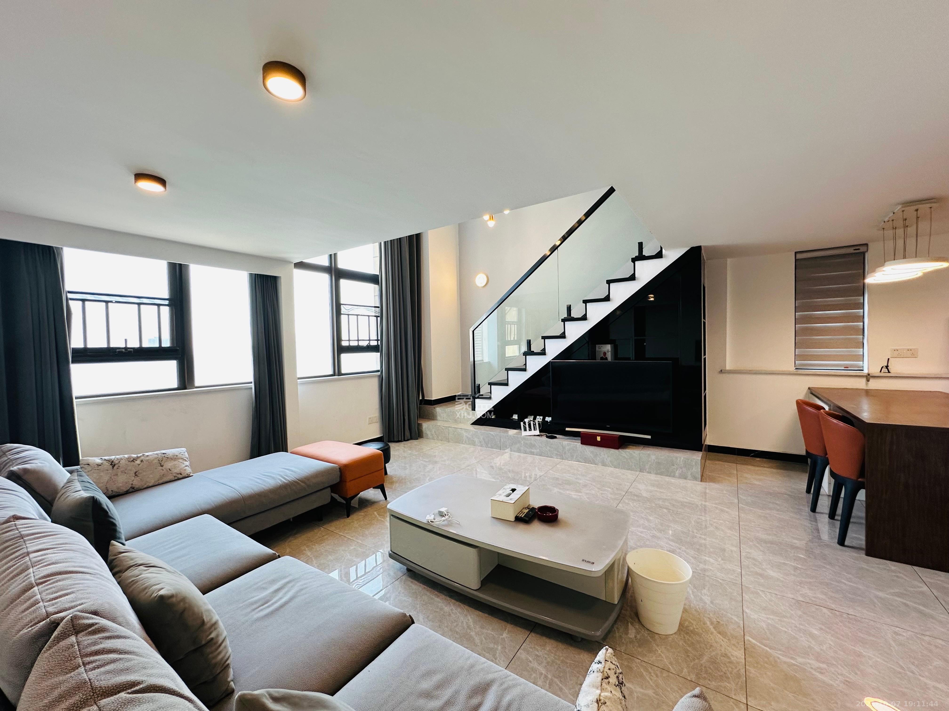 达美溪湖湾 2室2厅1卫 3500.0元/月 达美溪湖湾 2室2厅1卫 3500.0元/月室内图