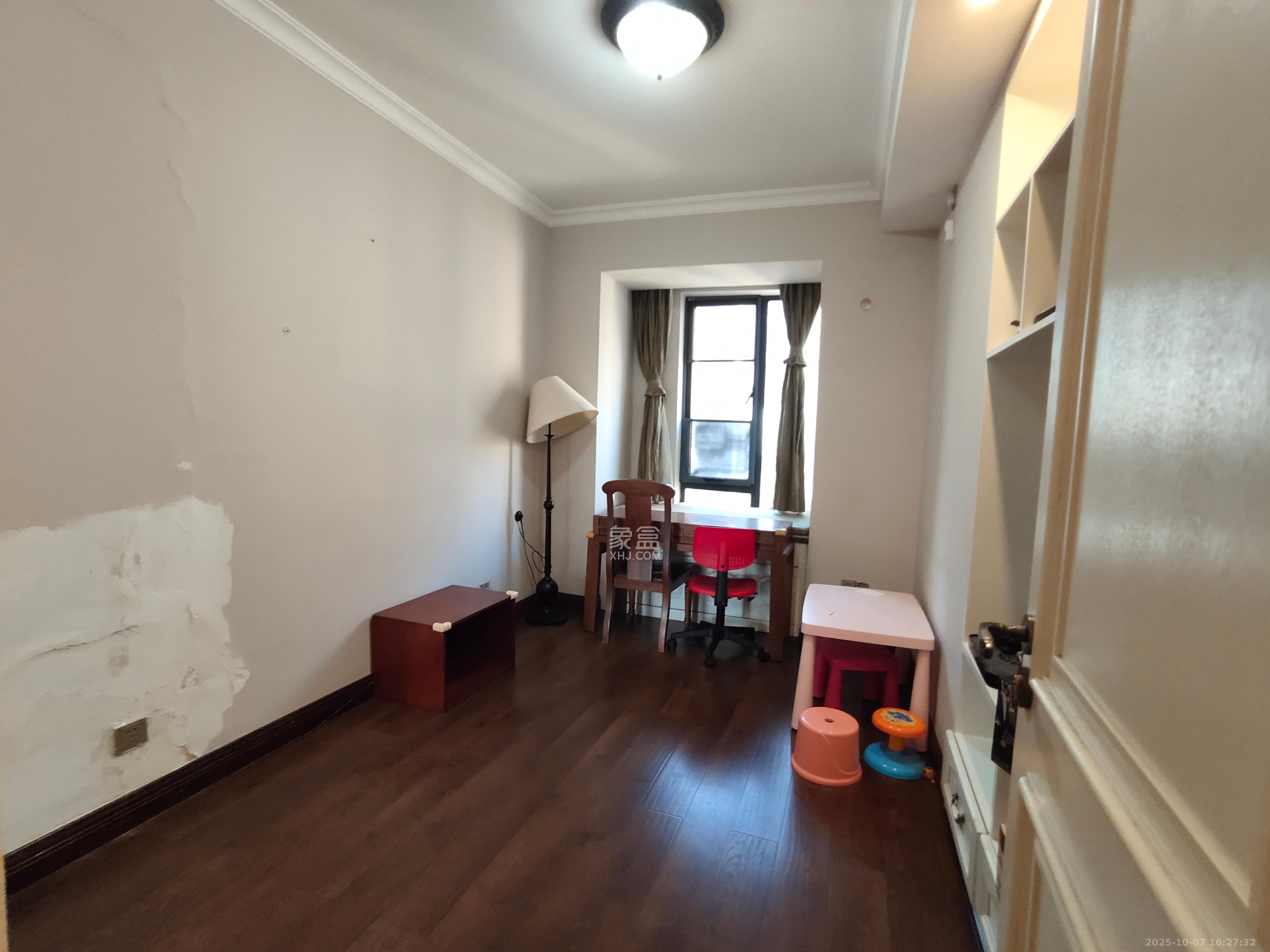 长房白沙湾 4室2厅2卫 3380.0元/月 长房白沙湾 4室2厅2卫 3380.0元/月室内图