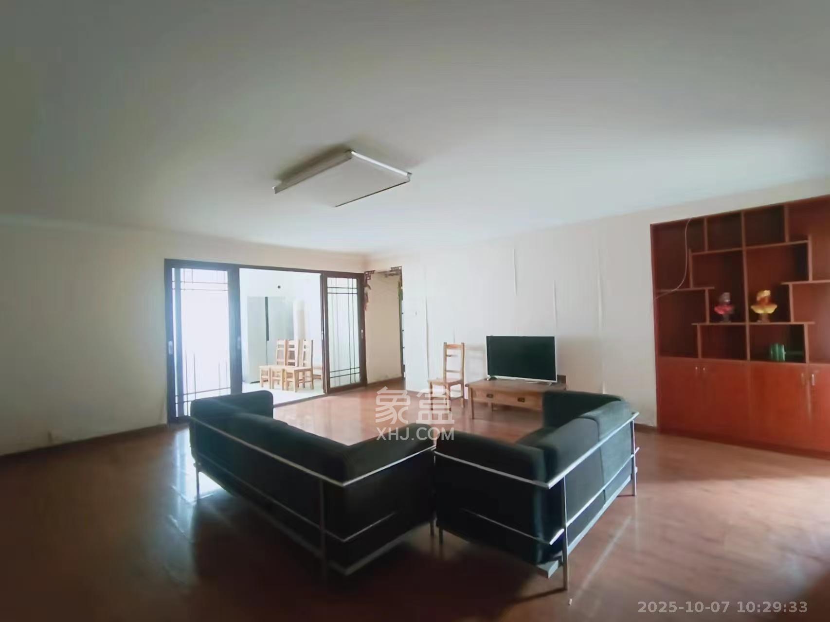 中国铝业单位宿舍  1室2厅1卫    4000.0元/月 中国铝业单位宿舍  1室2厅1卫    4000.0元/月