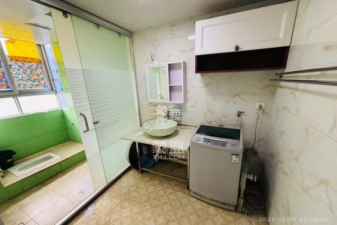 楚湘街二条巷散盘 2室1厅1卫 2100.0元/月 楚湘街二条巷散盘 2室1厅1卫 2100.0元/月室内图