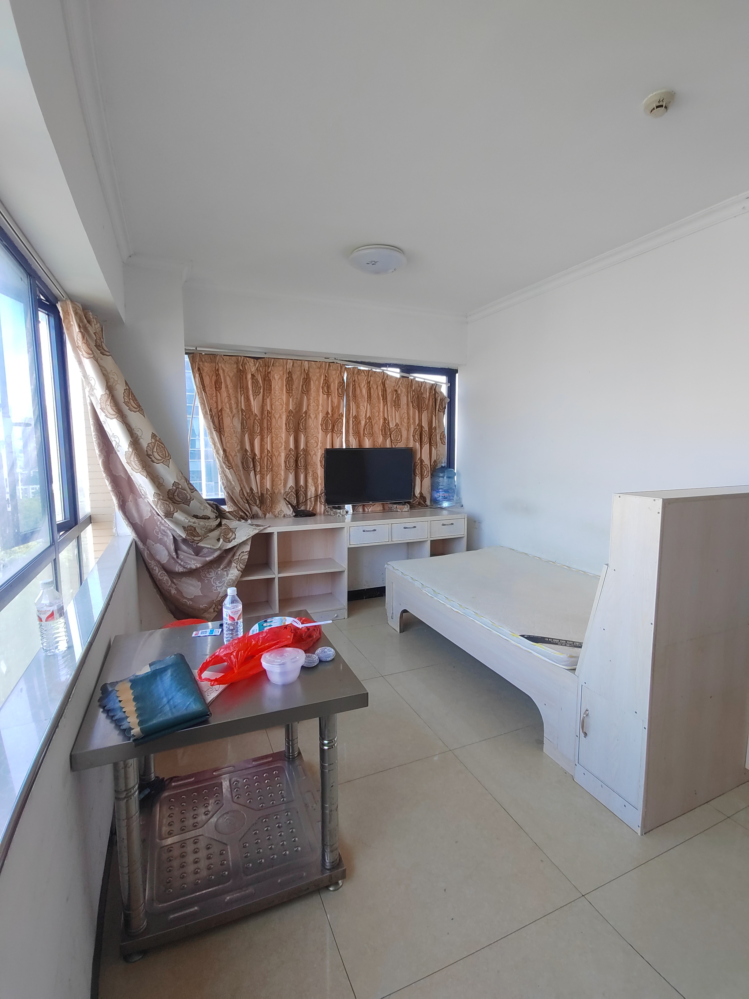 盛世时代广场 1室1厅1卫 1100.0元/月 盛世时代广场 1室1厅1卫 1100.0元/月室内图