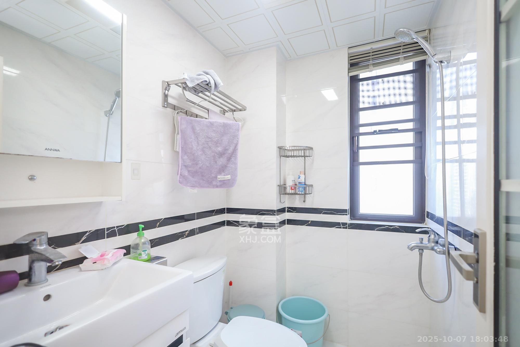 保利西海岸B区  3室2厅2卫    168.0万 保利西海岸B区  3室2厅2卫    168.0万卫生间