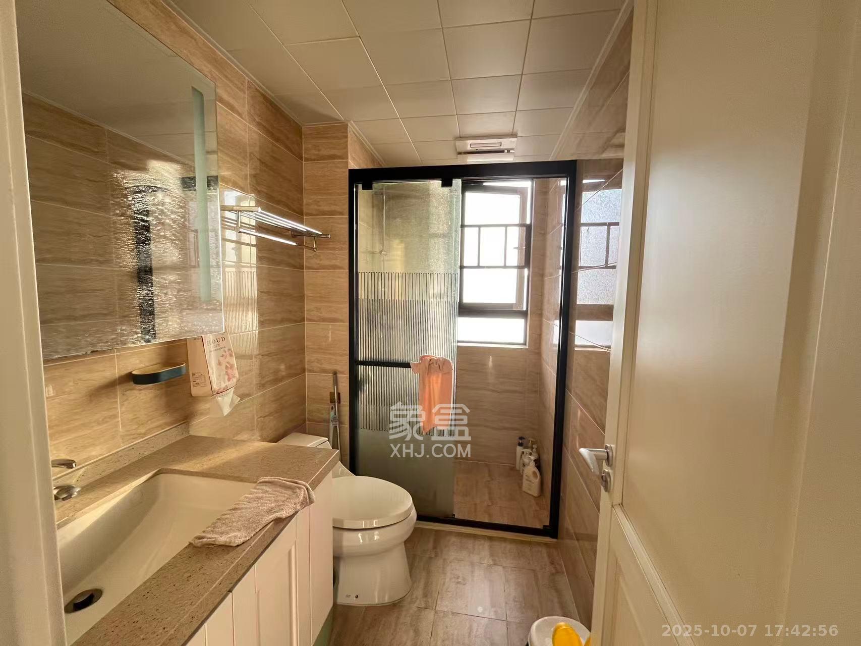 万科魅力之城锋镜里 3室2厅2卫 3000.0元/月 万科魅力之城锋镜里 3室2厅2卫 3000.0元/月室内图