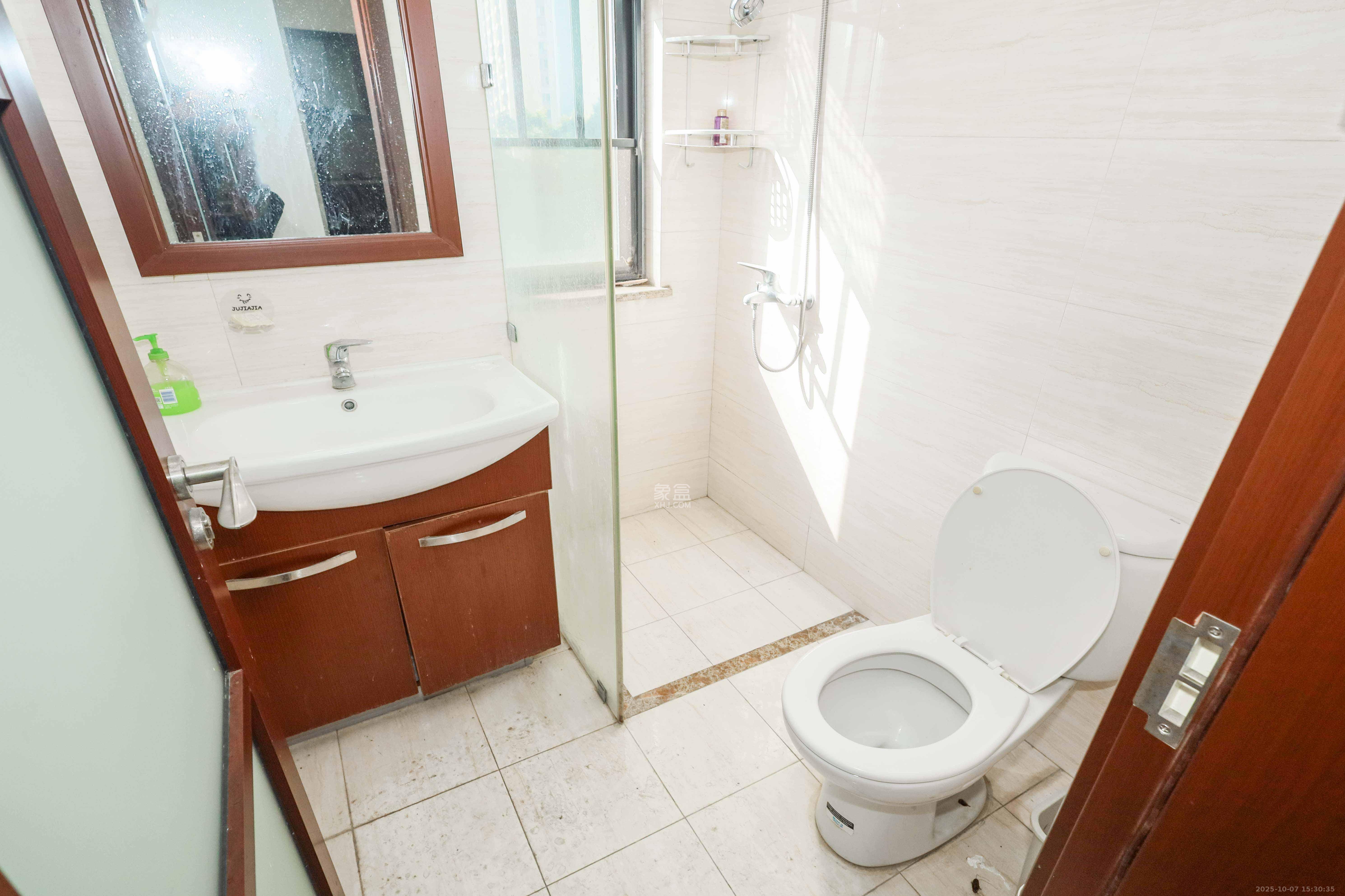 好莱城(弘德西街)  2室2厅1卫    55.0万 好莱城(弘德西街)  2室2厅1卫    55.0万卫生间