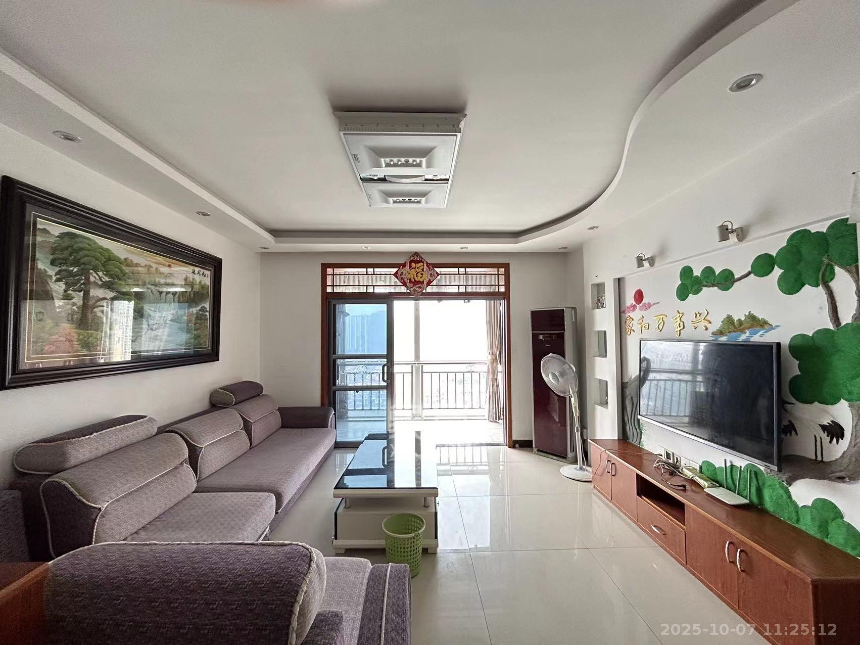 恒广国际景园一二区 3室2厅2卫 2500.0元/月 恒广国际景园一二区 3室2厅2卫 2500.0元/月室内图