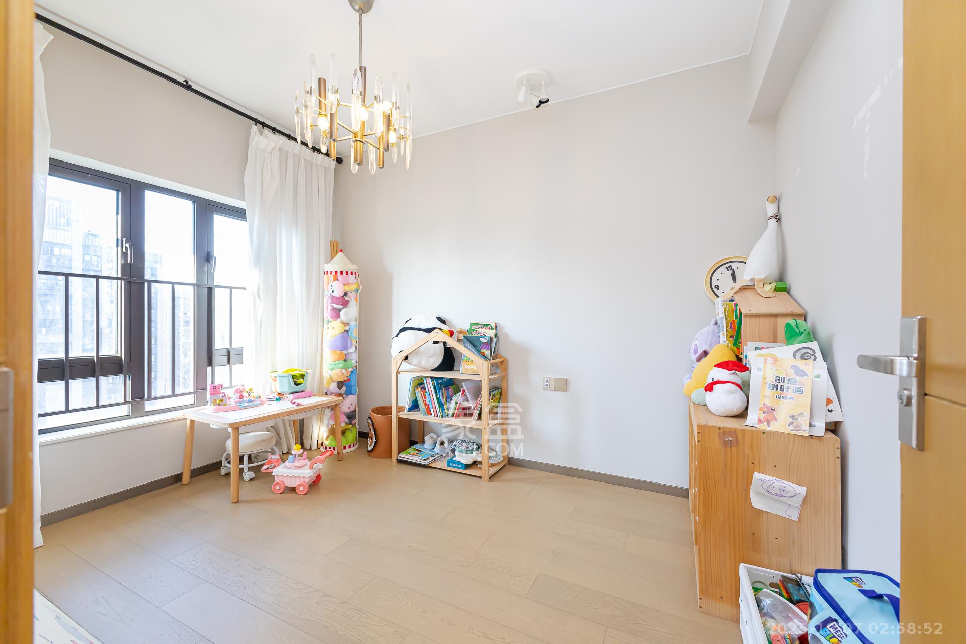 时代倾城四期 4室2厅2卫 93.8万 时代倾城四期 4室2厅2卫 93.8万卧室