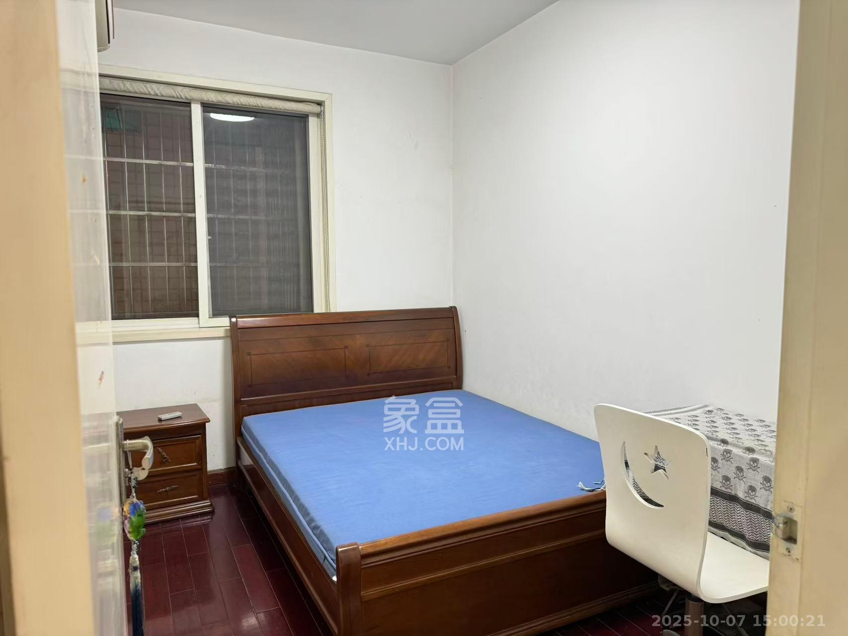 翡翠林居  3室2厅2卫    2000.0元/月室内图