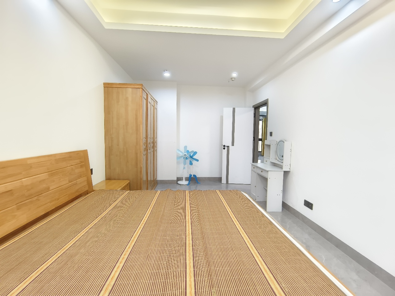 海航豪庭南苑 4室2厅2卫 6500.0元/月 海航豪庭南苑 4室2厅2卫 6500.0元/月室内图