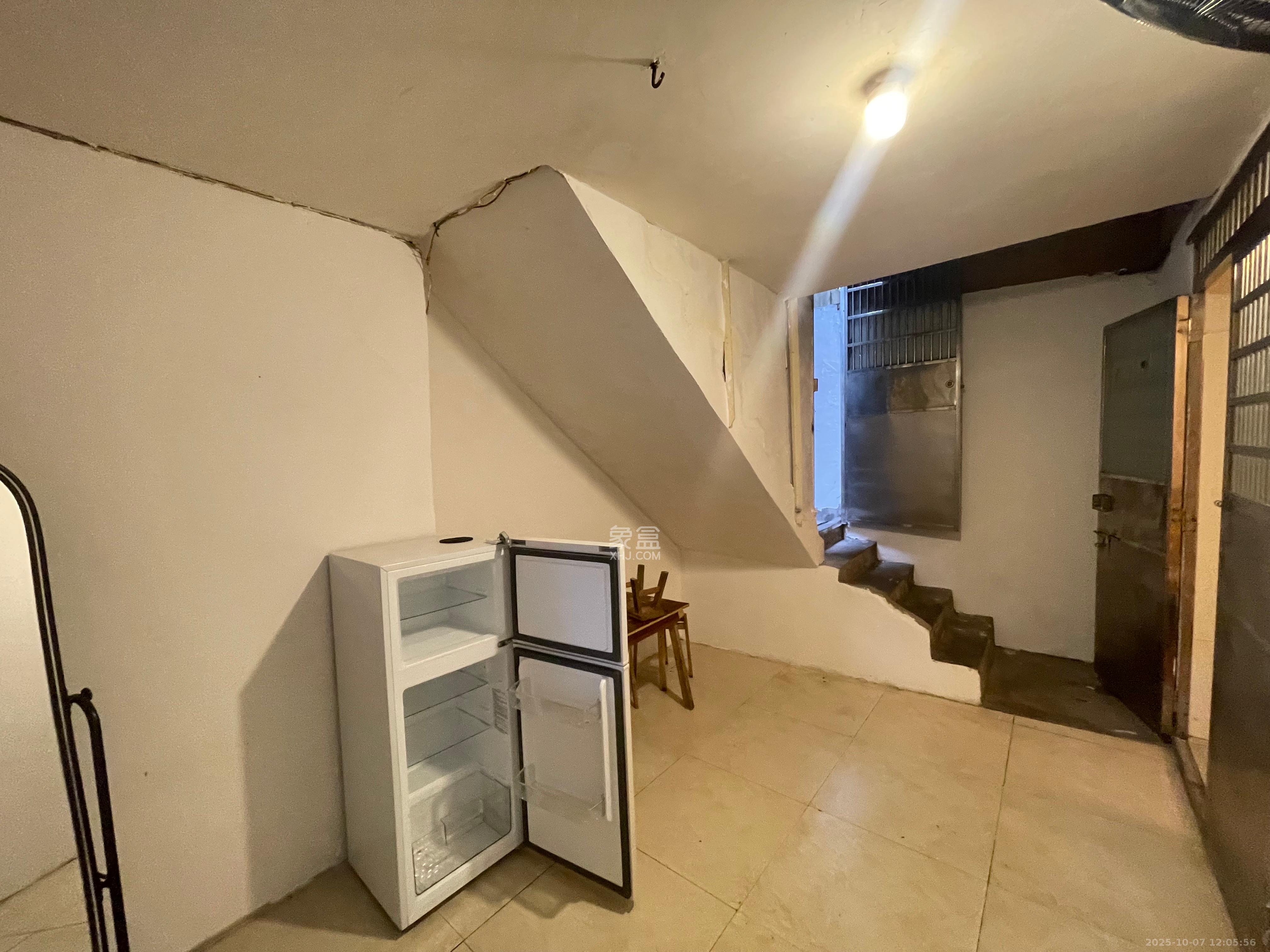 青山祠社区 1室0厅0卫 1000.0元/月 青山祠社区 1室0厅0卫 1000.0元/月室内图