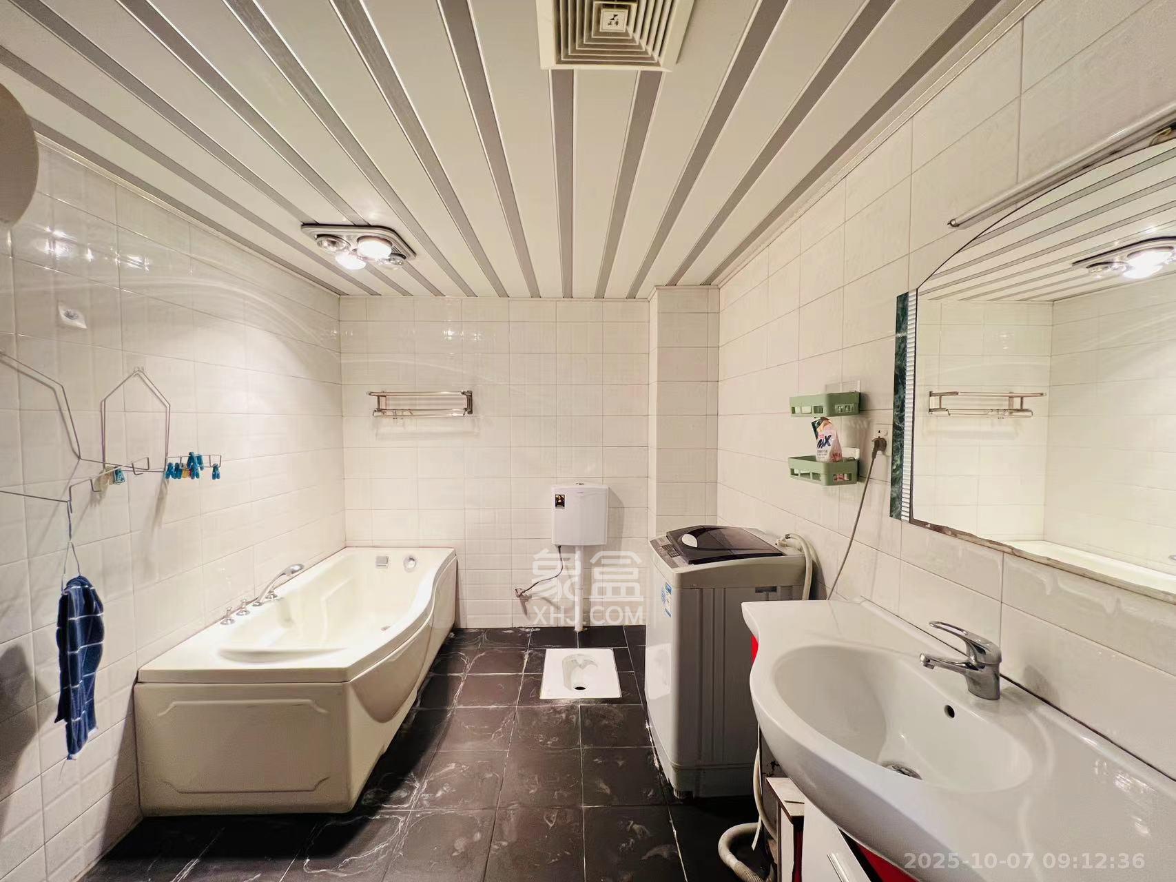 恩瑞麓山名园（龙王港小区）  3室2厅2卫    2600.0元/月室内图