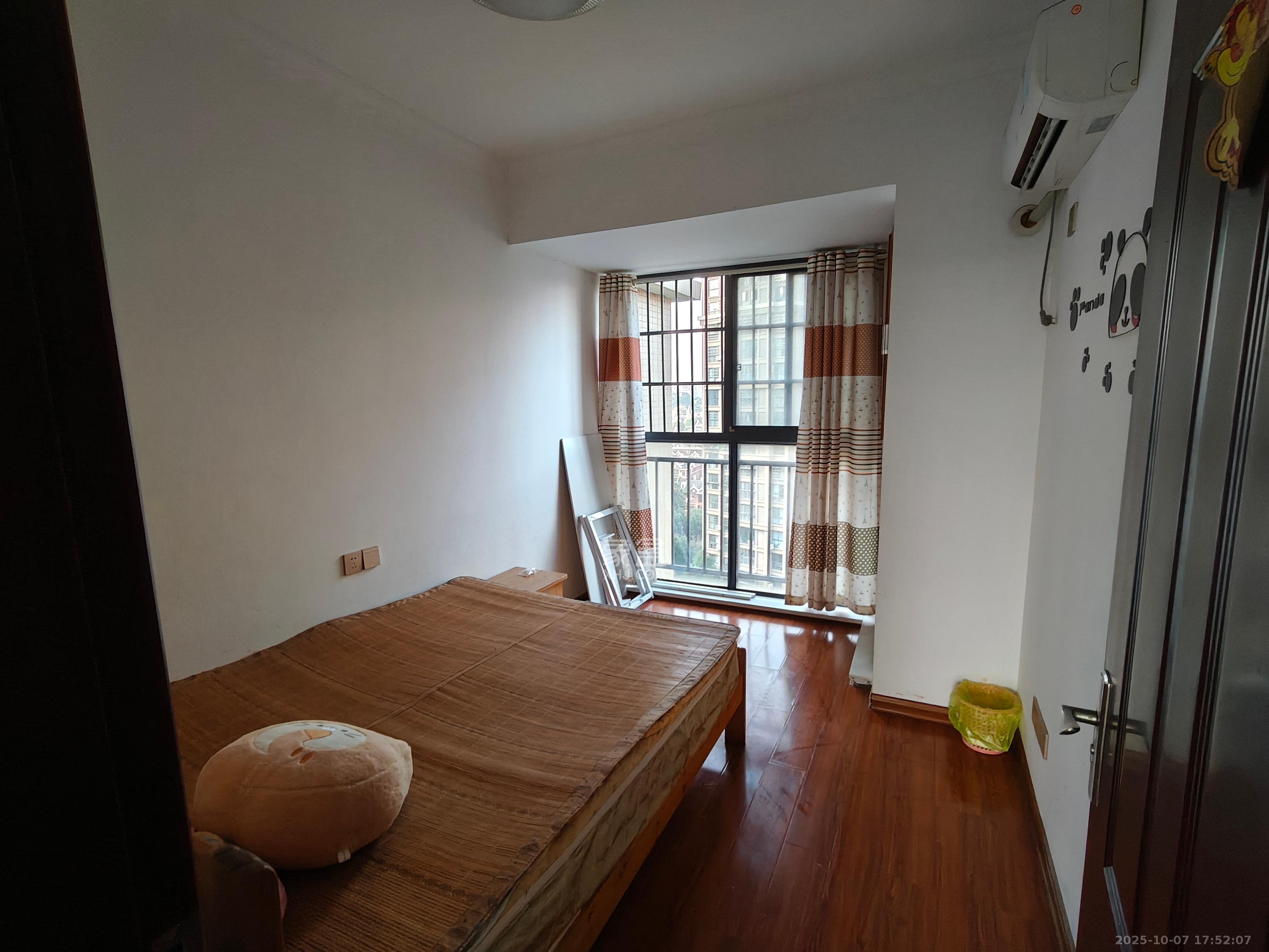 优山美地 3室2厅2卫 2600.0元/月 优山美地 3室2厅2卫 2600.0元/月室内图