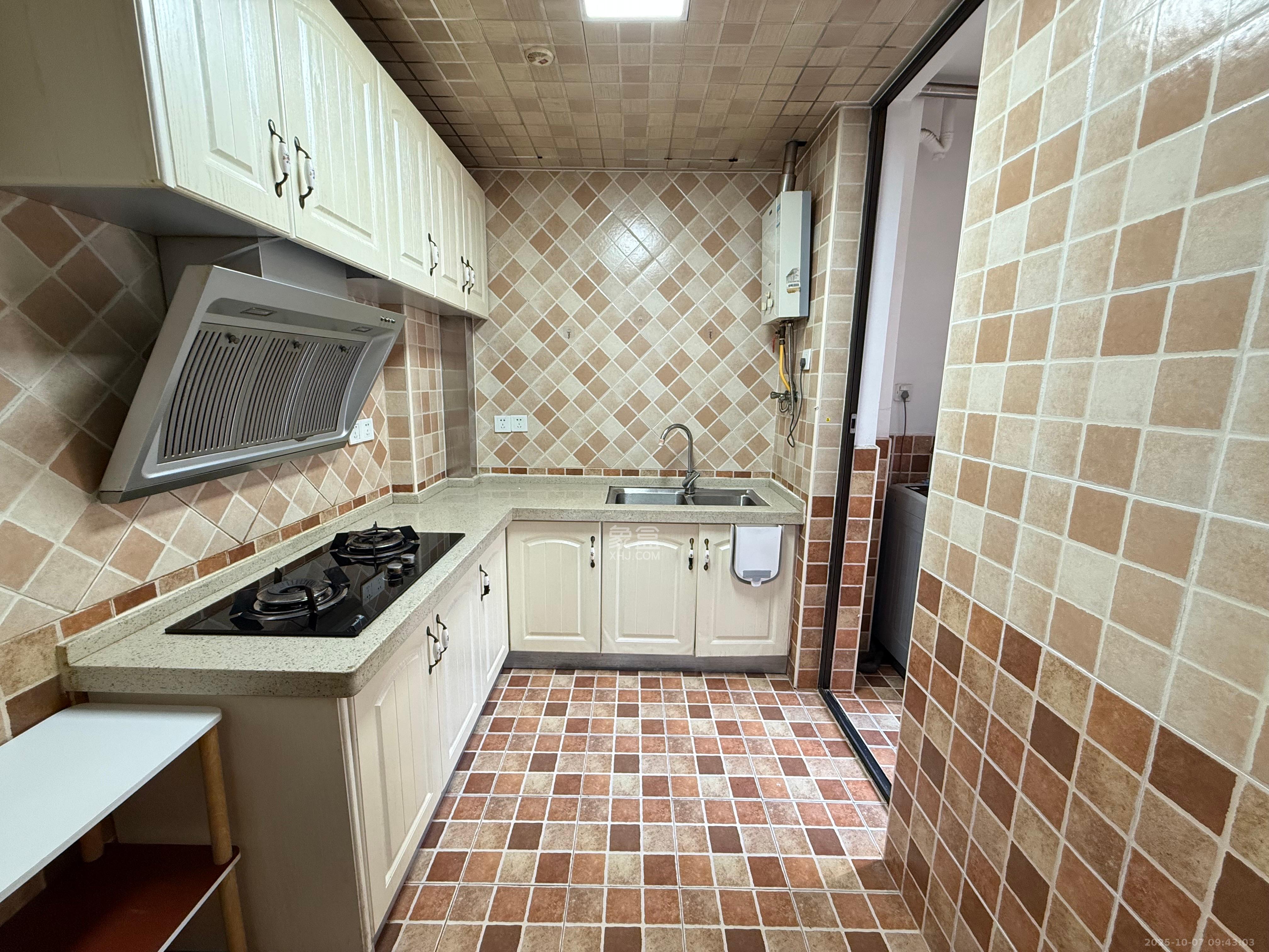 华润凤凰城三期 3室2厅1卫 2000.0元/月 华润凤凰城三期 3室2厅1卫 2000.0元/月室内图