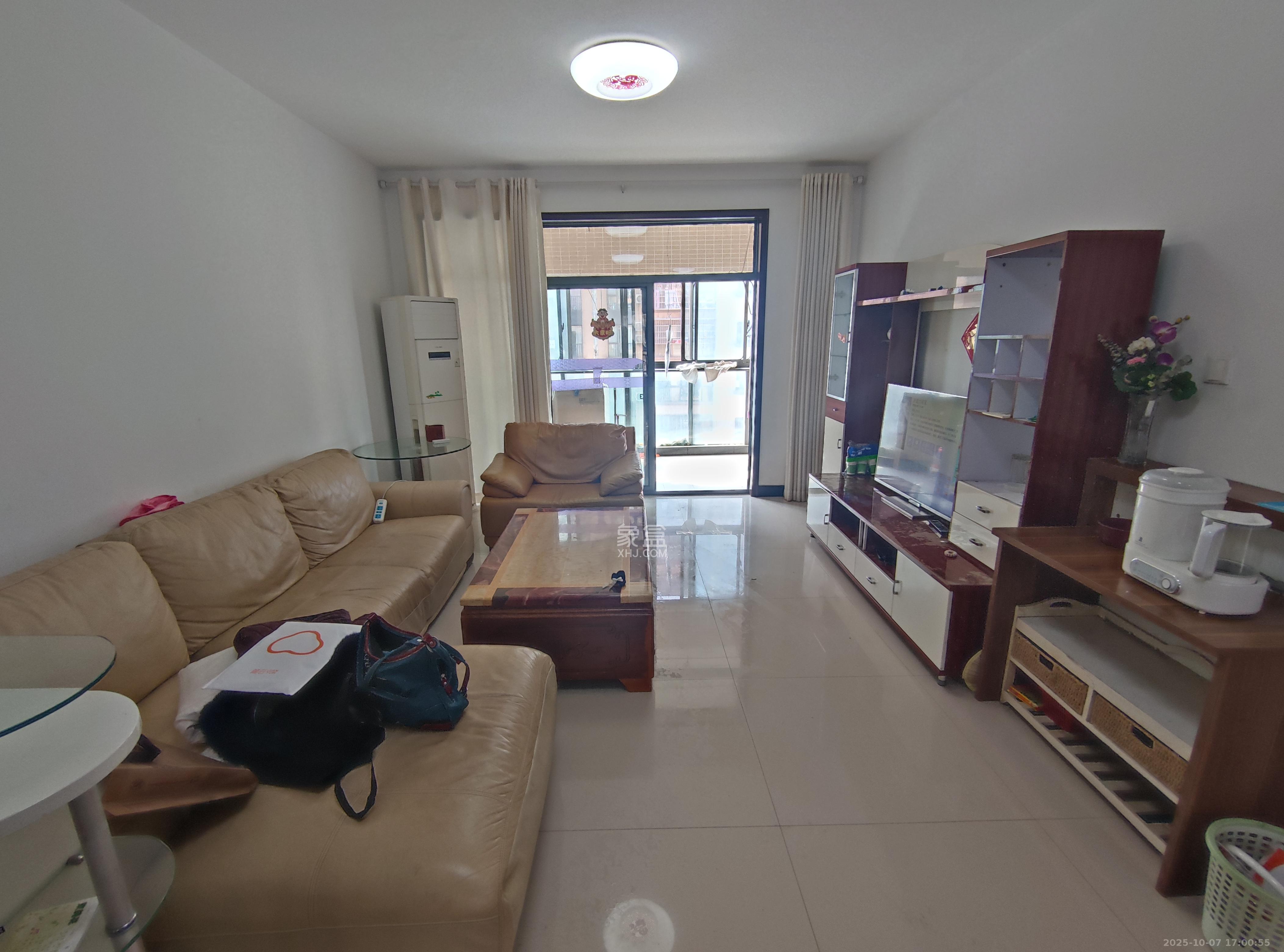 中城丽景香山园 3室2厅1卫 2600.0元/月 中城丽景香山园 3室2厅1卫 2600.0元/月室内图