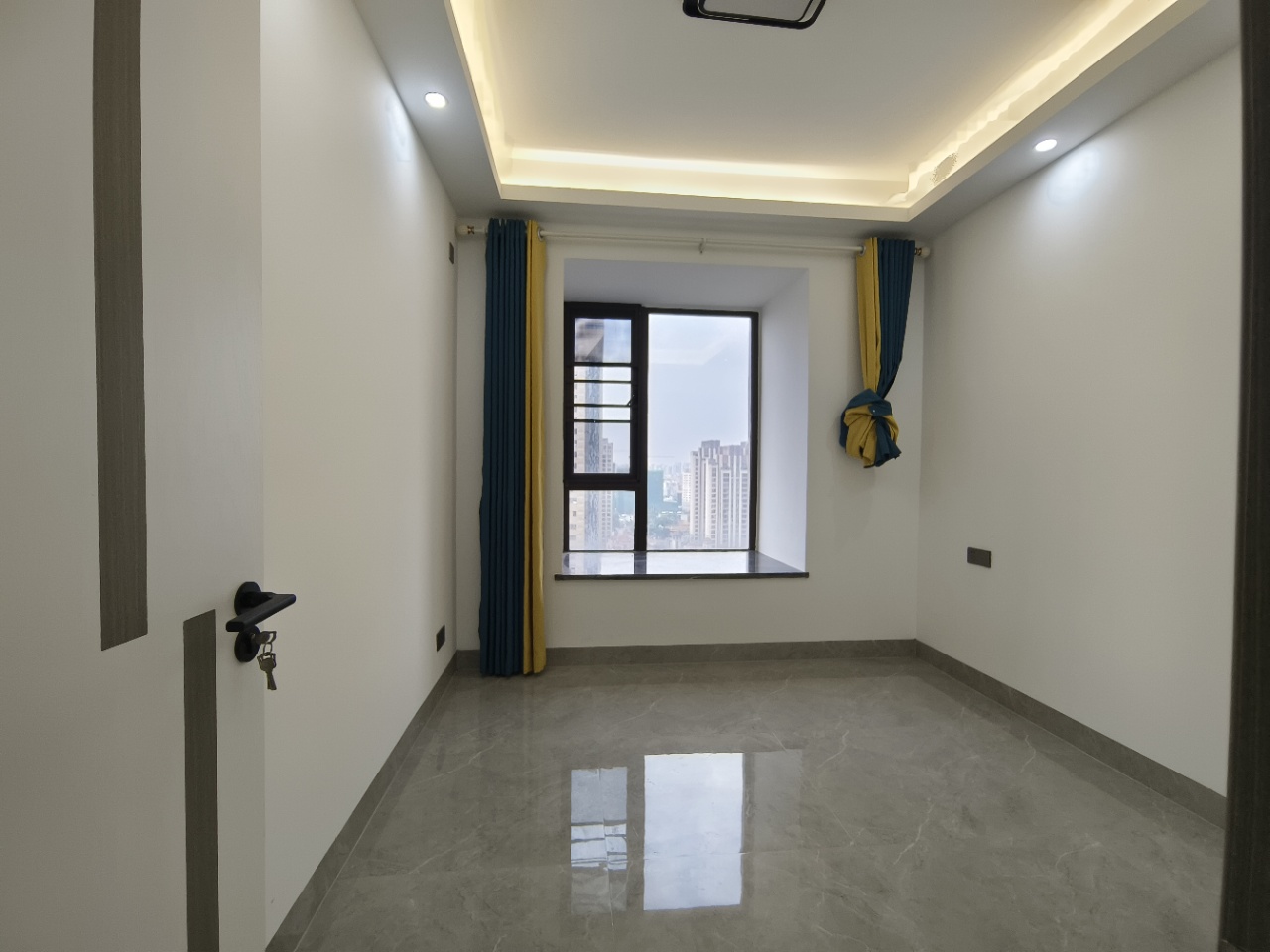 海航豪庭南苑 4室2厅2卫 6500.0元/月 海航豪庭南苑 4室2厅2卫 6500.0元/月室内图