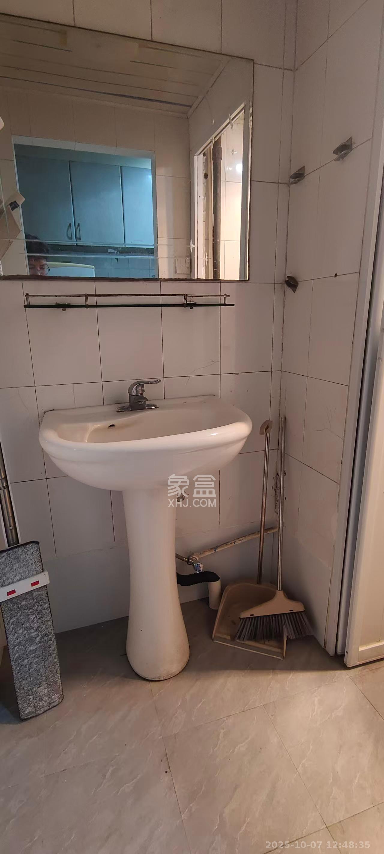 人造板厂宿舍(新河北堤1号) 2室1厅1卫 1600.0元/月 人造板厂宿舍(新河北堤1号) 2室1厅1卫 1600.0元/月室内图