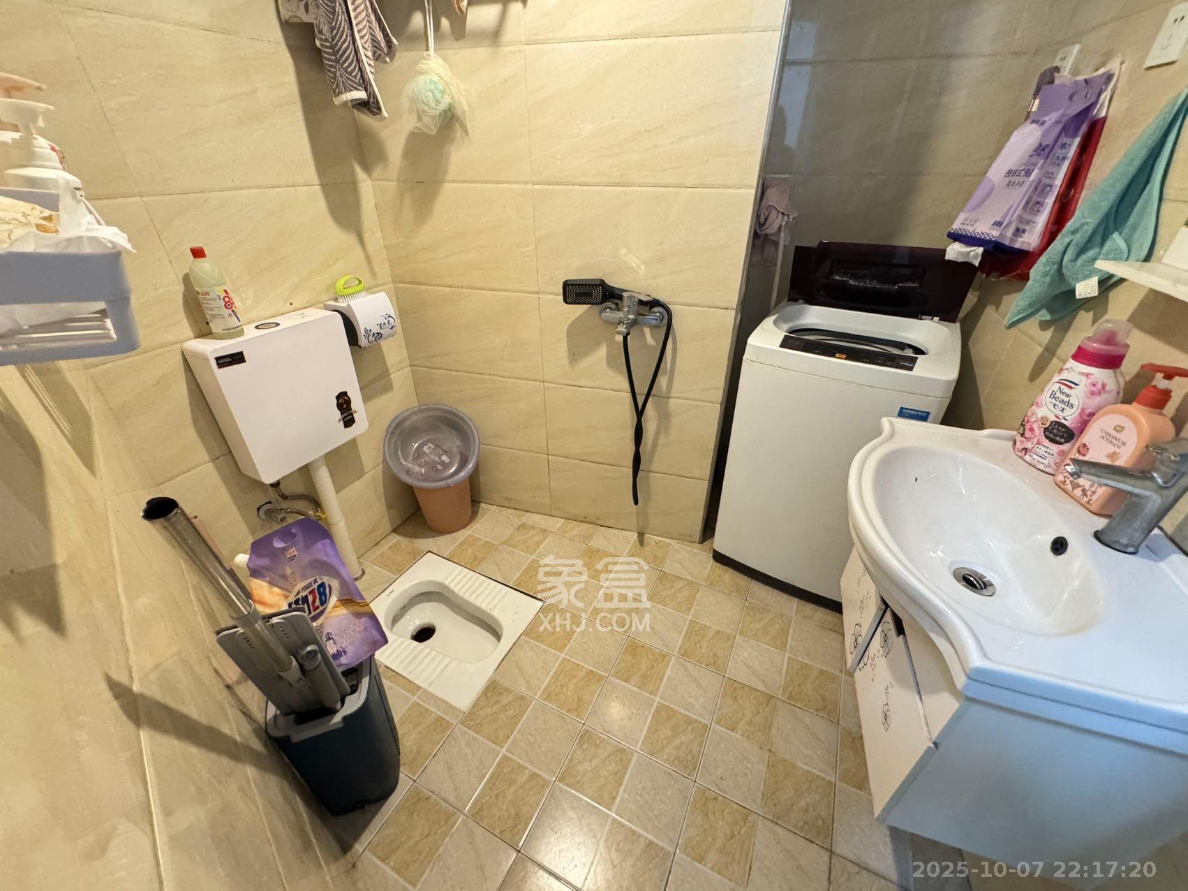 湖韵佳苑 2室2厅1卫 1600.0元/月 湖韵佳苑 2室2厅1卫 1600.0元/月室内图