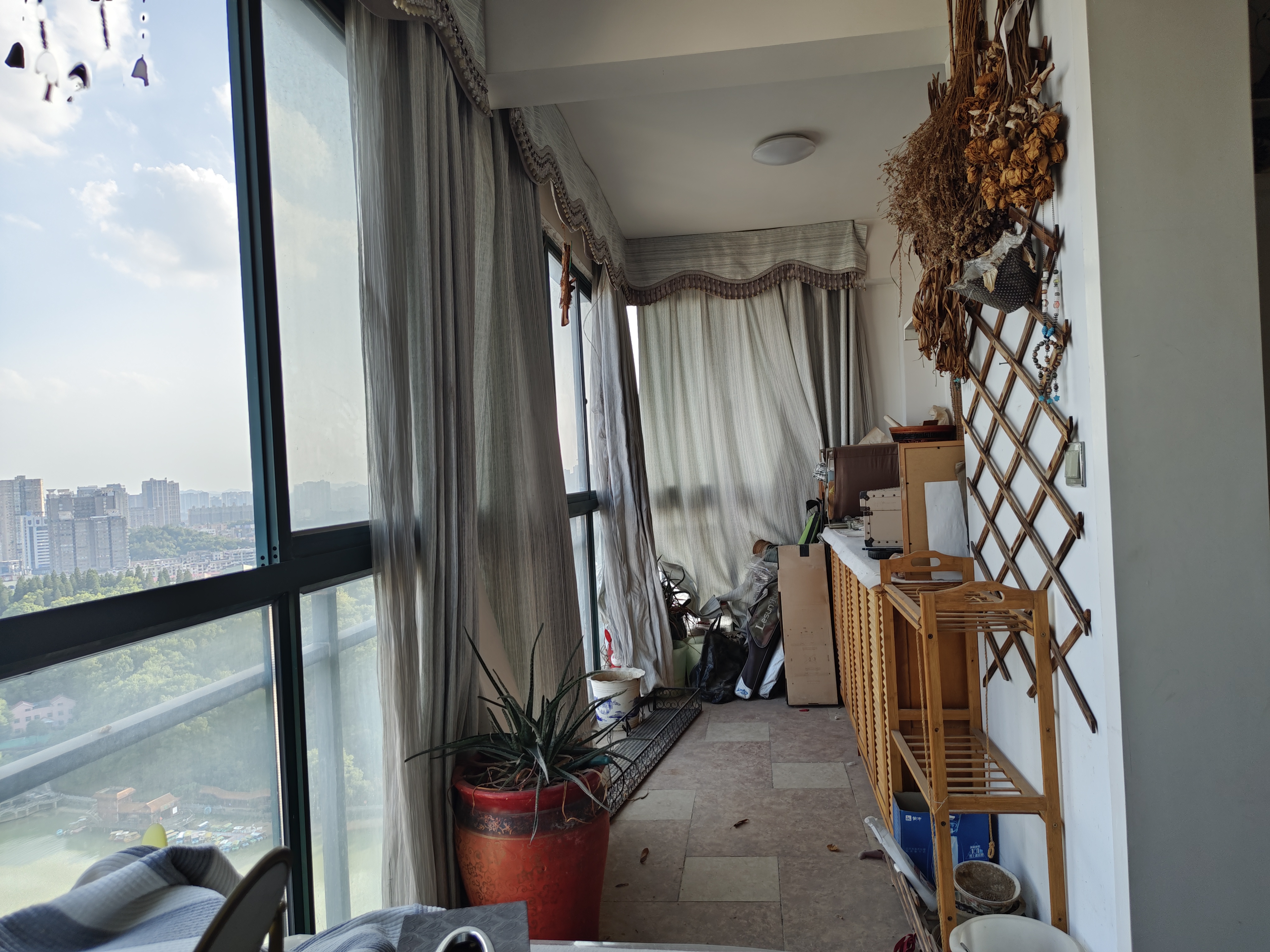 吉泰邦臣 3室2厅2卫 69.8万 吉泰邦臣 3室2厅2卫 69.8万客厅