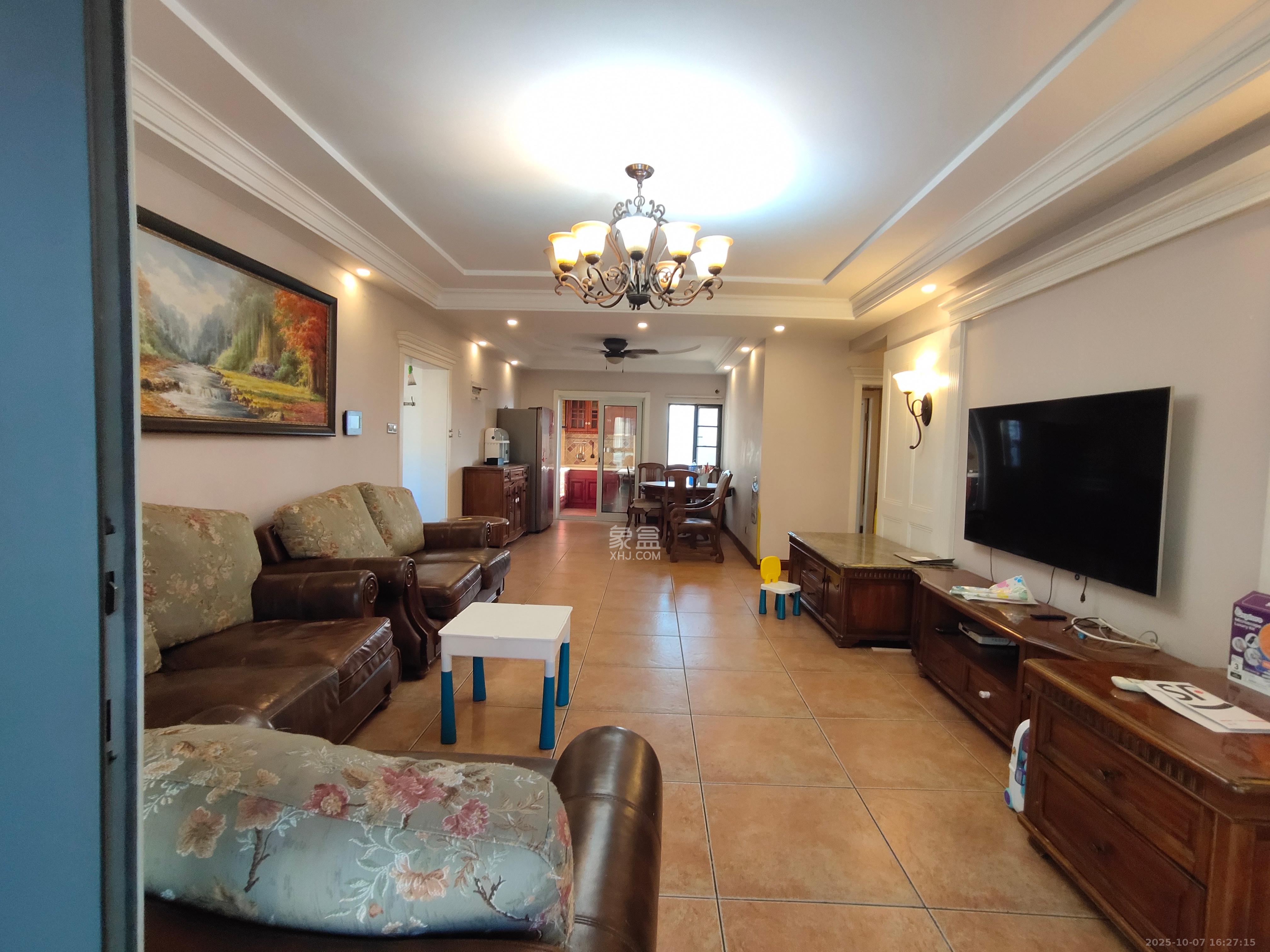 长房白沙湾 4室2厅2卫 3380.0元/月 长房白沙湾 4室2厅2卫 3380.0元/月室内图