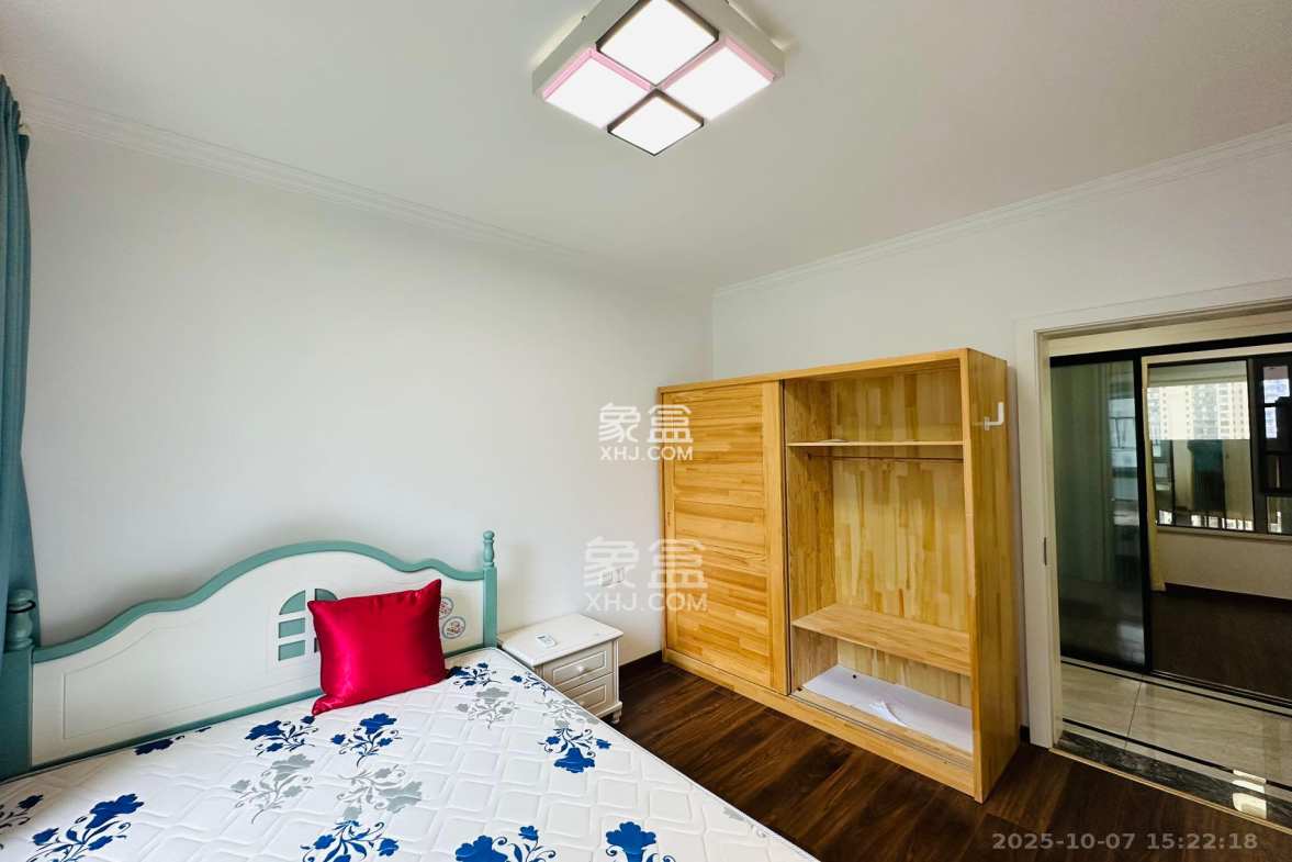 梅溪湖金茂湾 4室2厅1卫 3200.0元/月 梅溪湖金茂湾 4室2厅1卫 3200.0元/月室内图