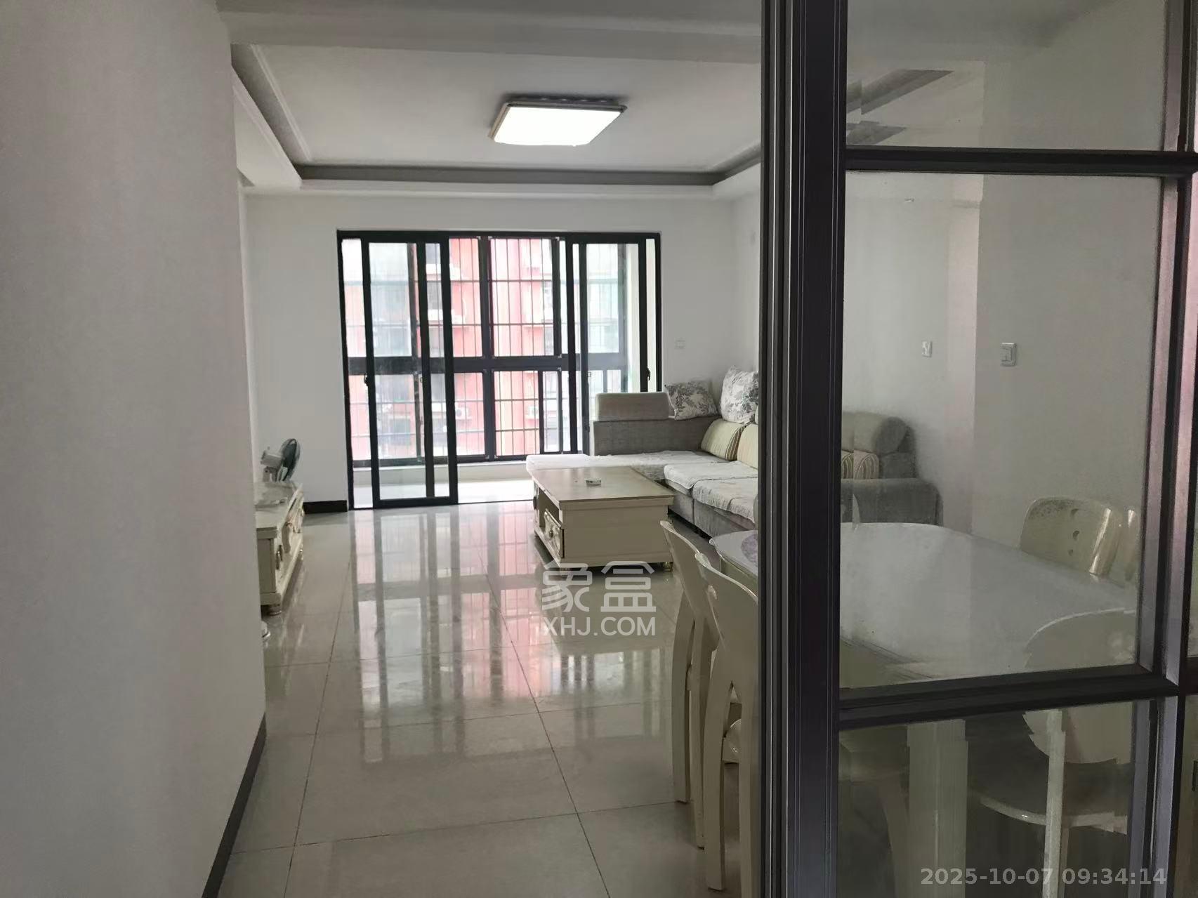 海德公园  4室2厅2卫    2300.0元/月 海德公园  4室2厅2卫    2300.0元/月室内图