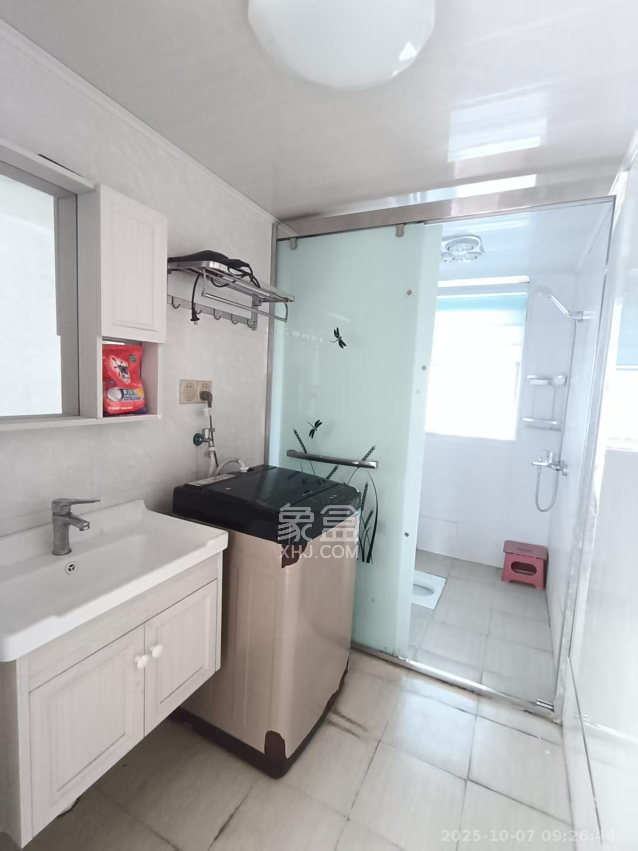 湖湘奥林匹克花园  3室2厅2卫    2200.0元/月 湖湘奥林匹克花园  3室2厅2卫    2200.0元/月室内图