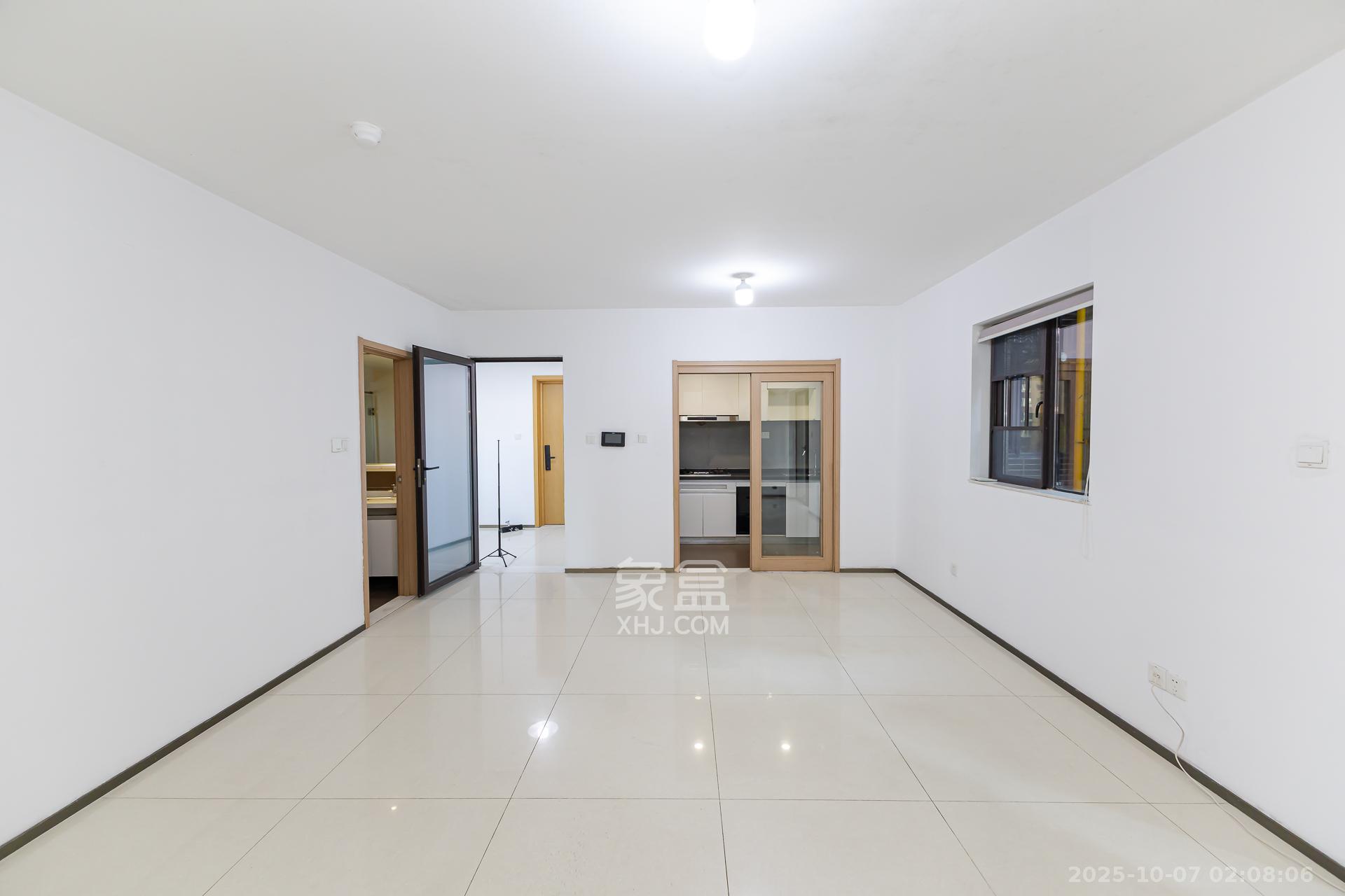 时代倾城二期 4室2厅2卫 83.8万 时代倾城二期 4室2厅2卫 83.8万客厅