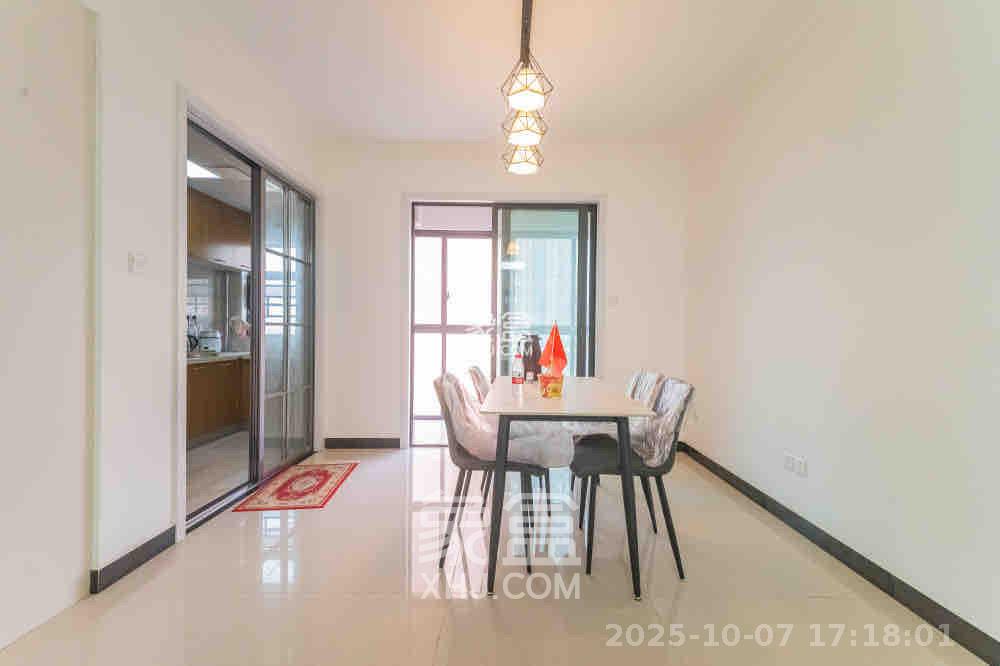 海伦春天  3室2厅2卫    2600.0元/月 海伦春天  3室2厅2卫    2600.0元/月室内图