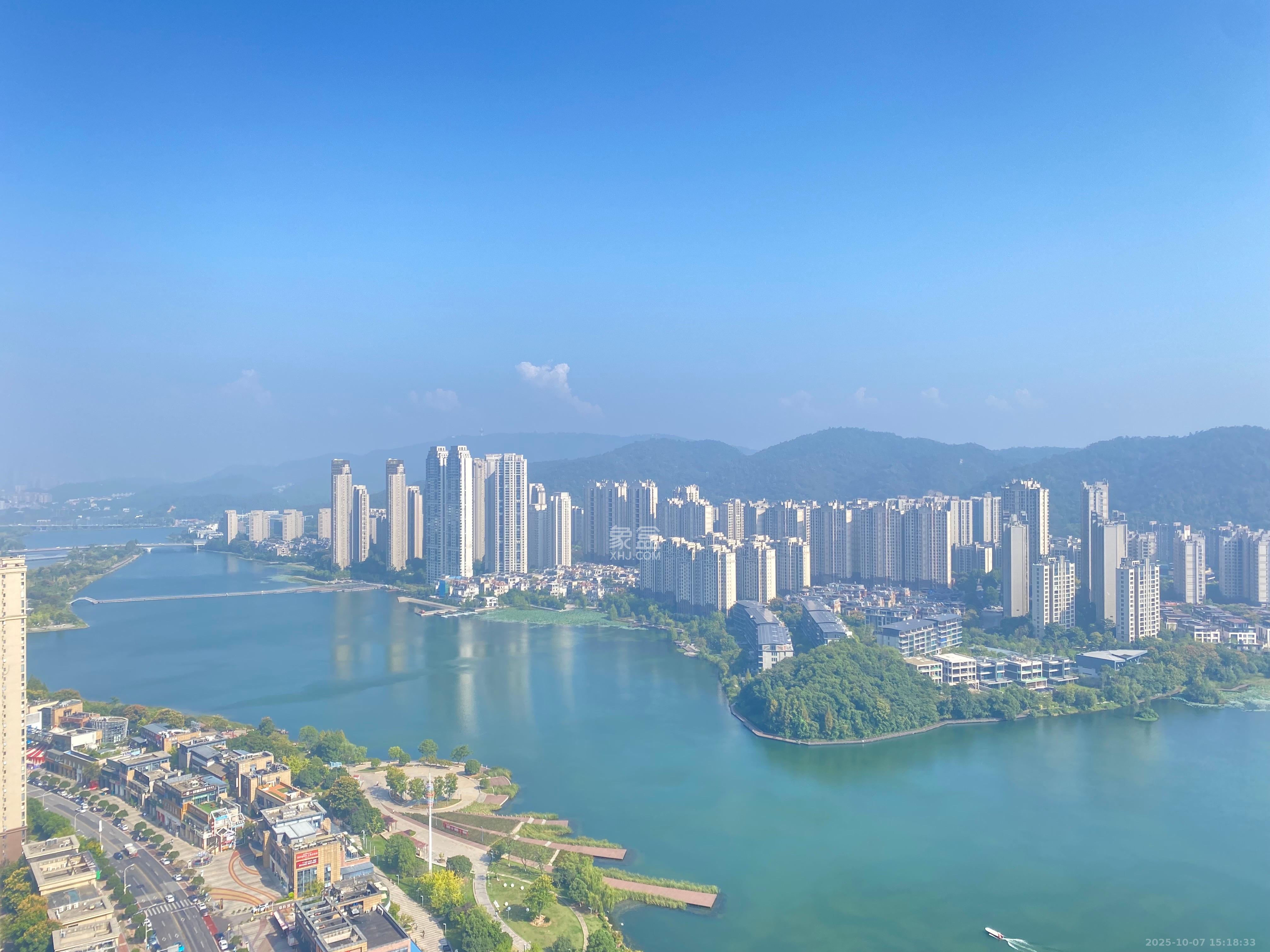 天祥水晶湾  4室2厅2卫    4200.0元/月