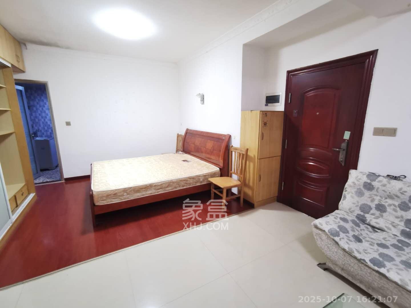 红公馆(前程丽景大厦) 1室1厅1卫 1600.0元/月 红公馆(前程丽景大厦) 1室1厅1卫 1600.0元/月室内图