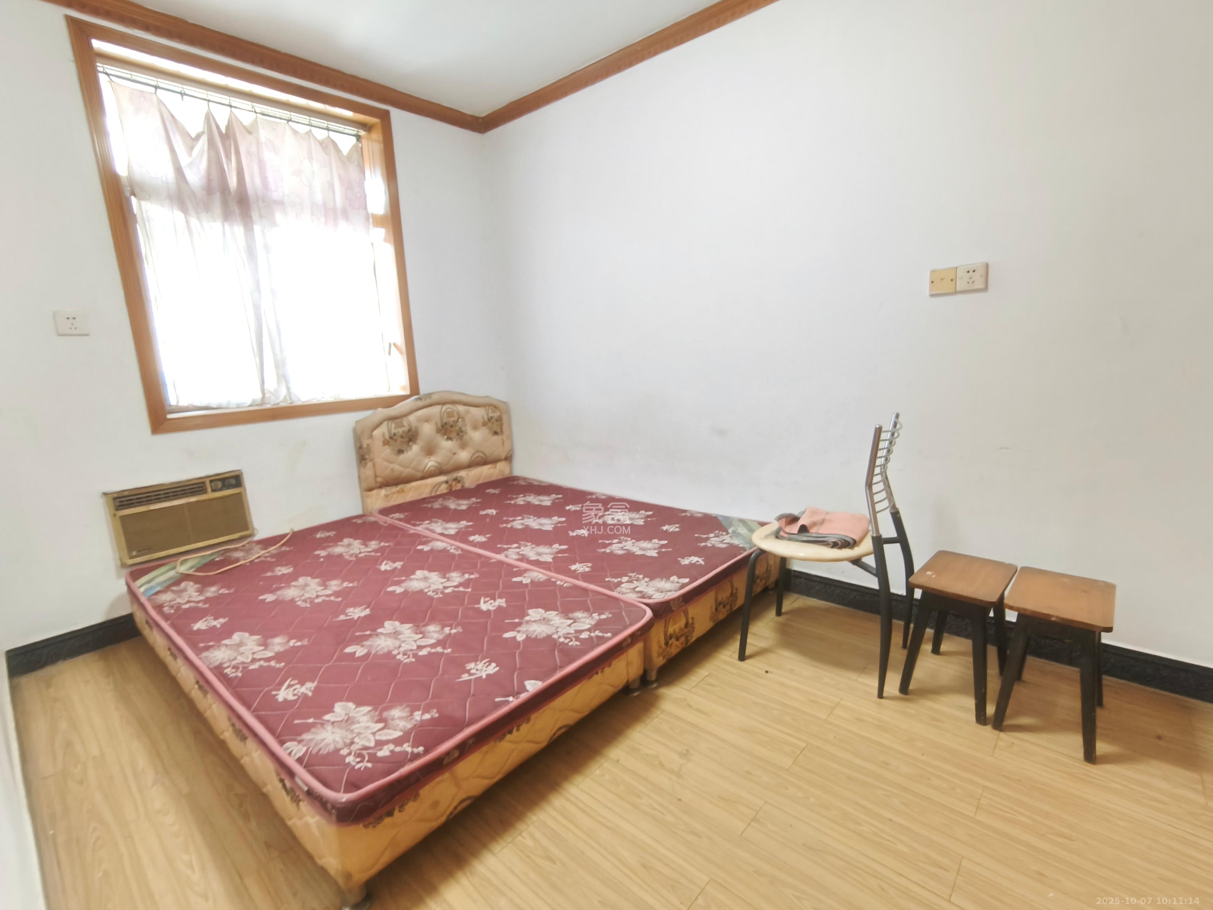 崇文里、崇圣里散盘  3室2厅1卫    2200.0元/月室内图