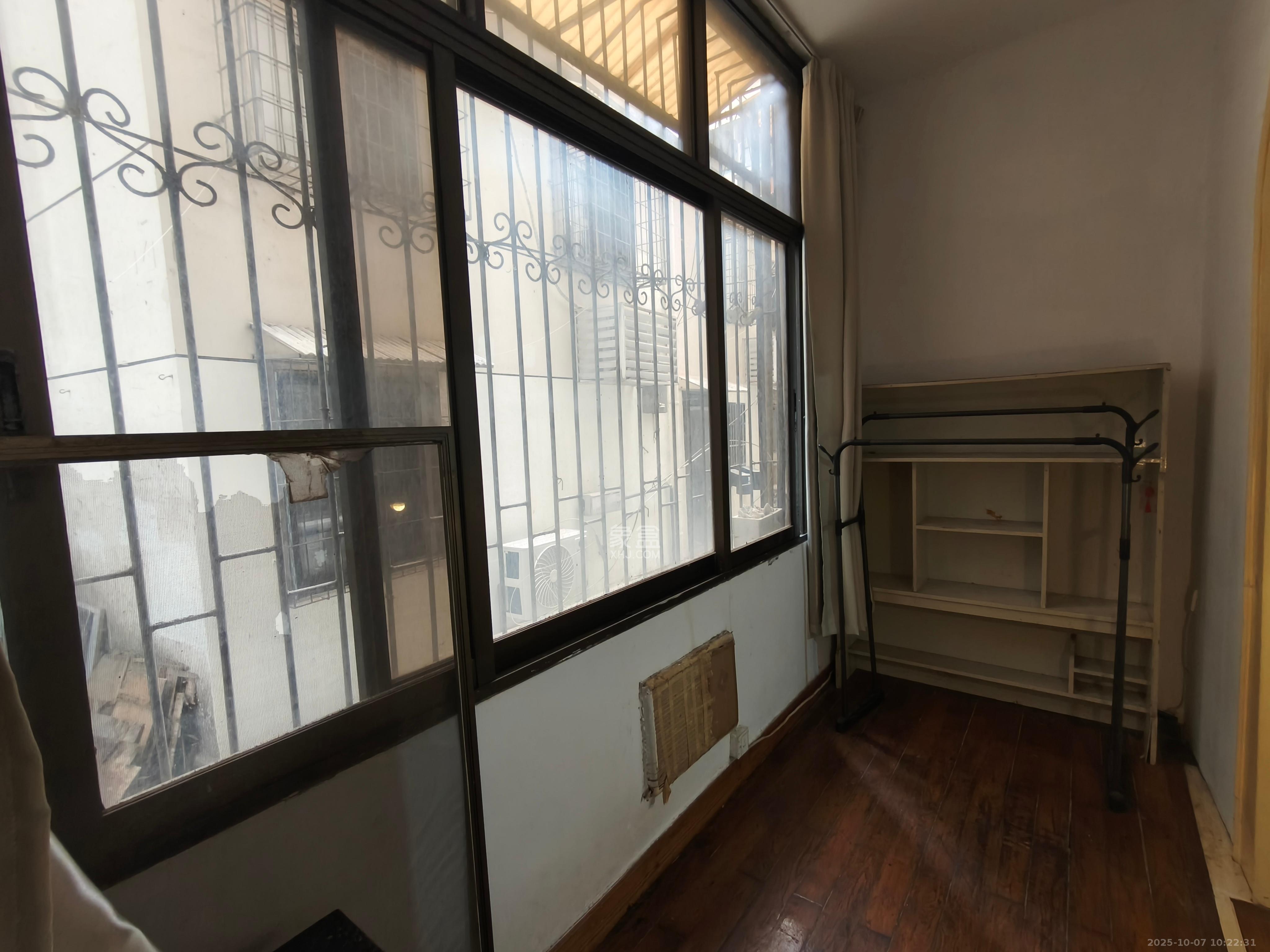 营盘街社区  2室2厅1卫    2300.0元/月室内图