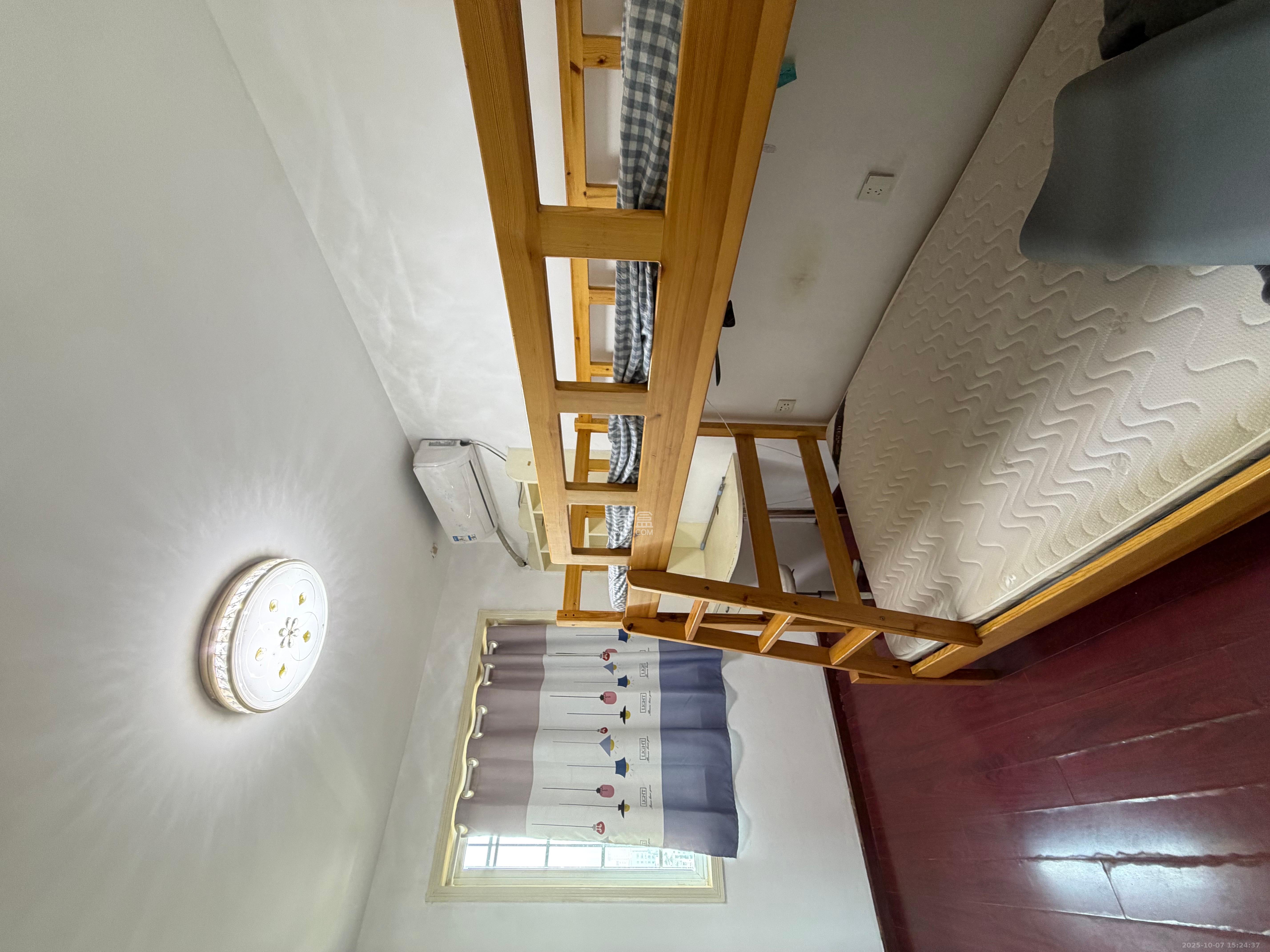 旭日东升 2室2厅1卫 2300.0元/月 旭日东升 2室2厅1卫 2300.0元/月室内图