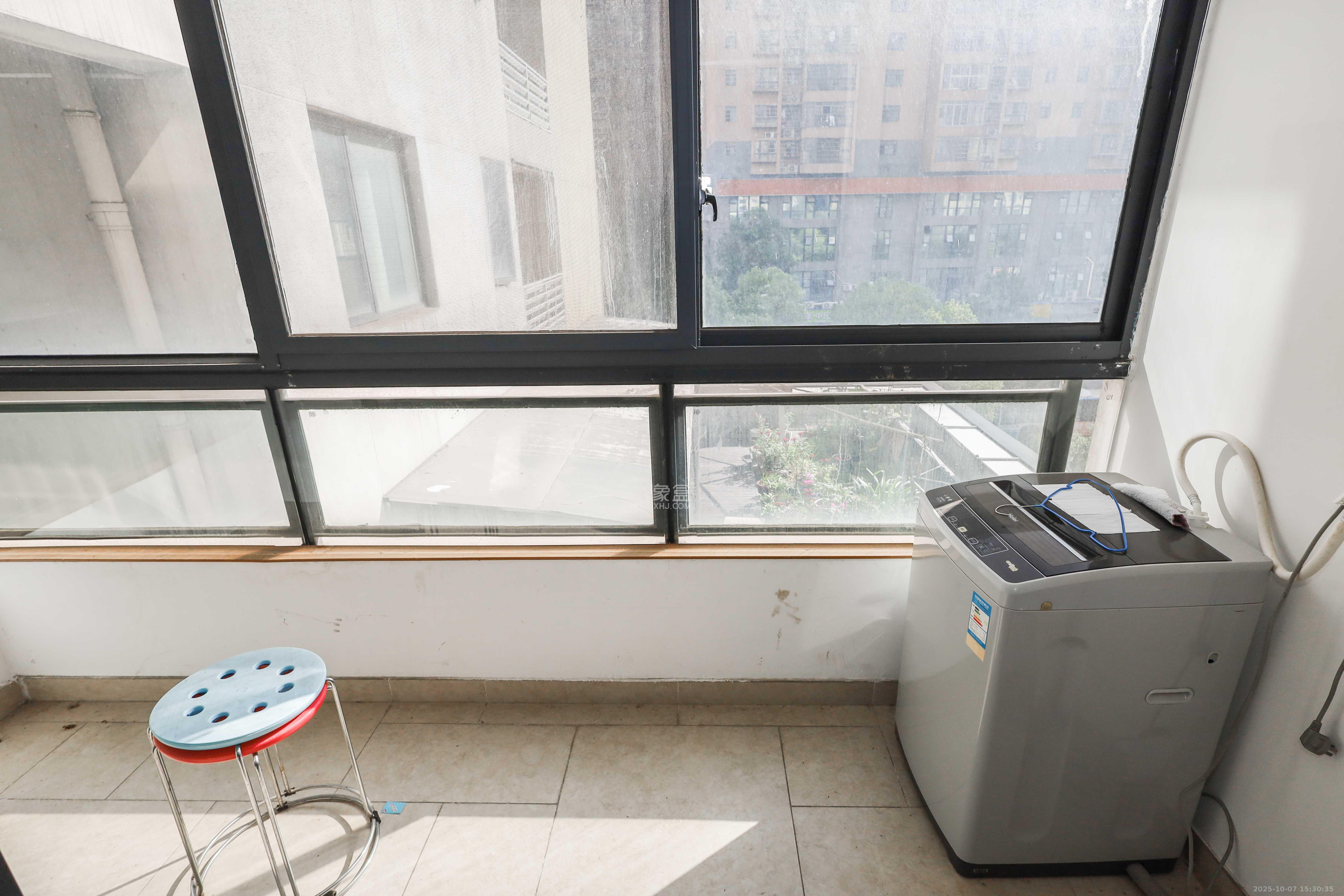 好莱城（弘德西街）  2室2厅1卫    55.0万阳台