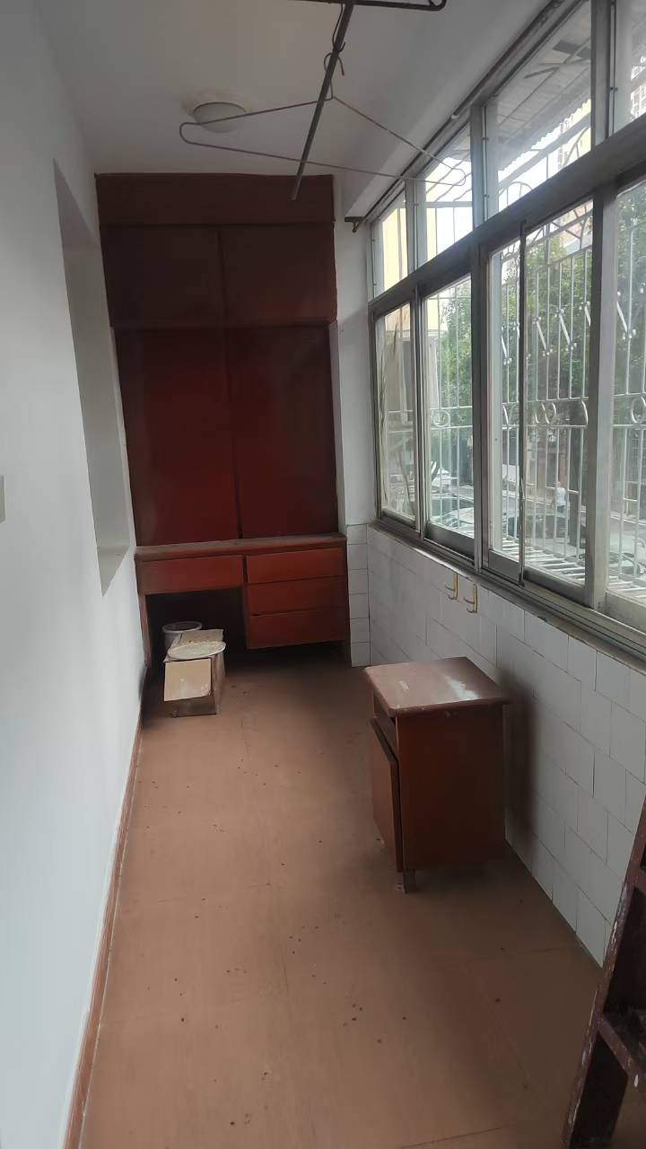 新华书店家属楼 3室1厅1卫 1350.0元/月 新华书店家属楼 3室1厅1卫 1350.0元/月室内图