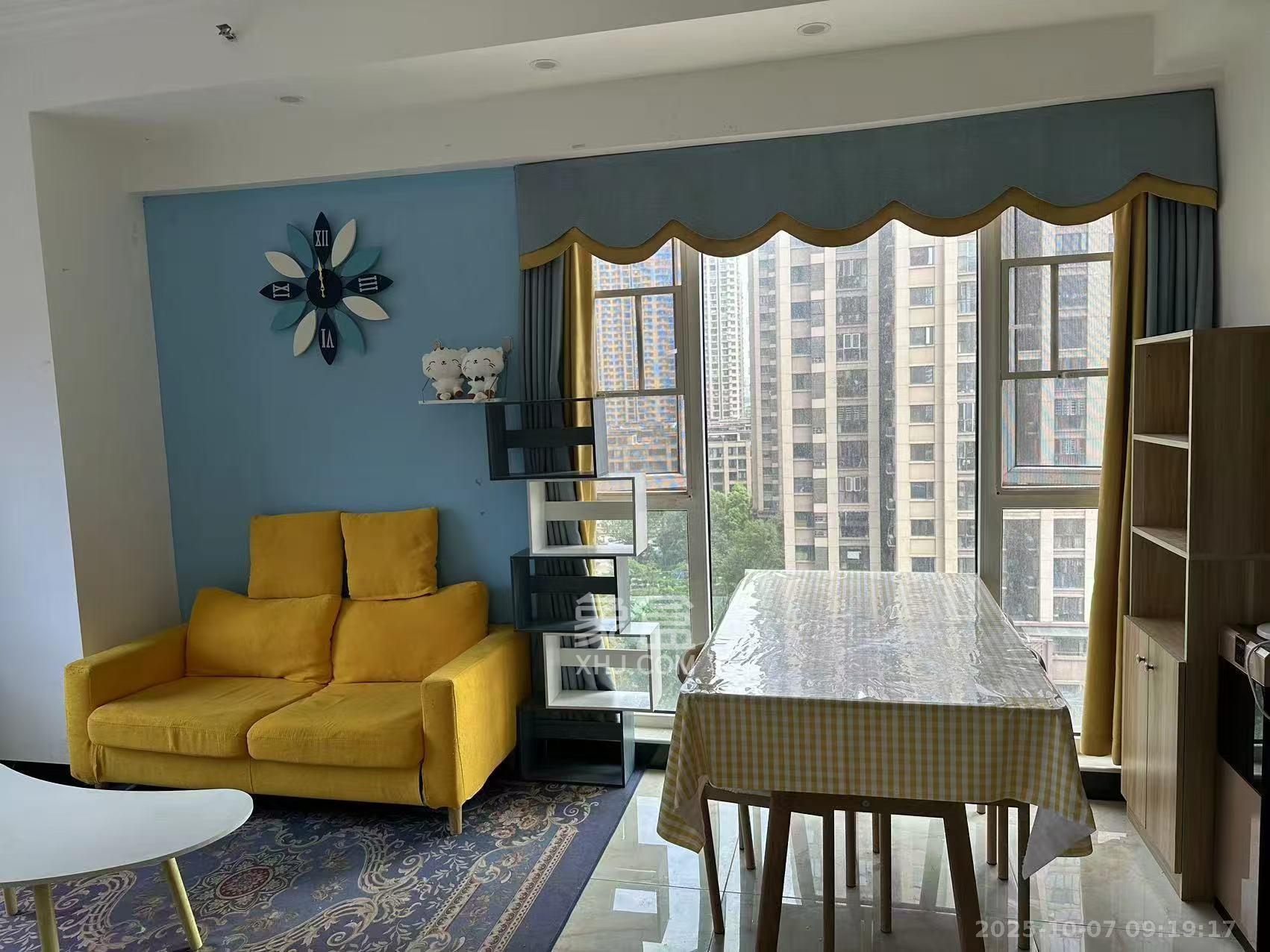 芙蓉万国城MOMA(卓越汇富苑)  1室1厅1卫    1800.0元/月 芙蓉万国城MOMA(卓越汇富苑)  1室1厅1卫    1800.0元/月室内图1