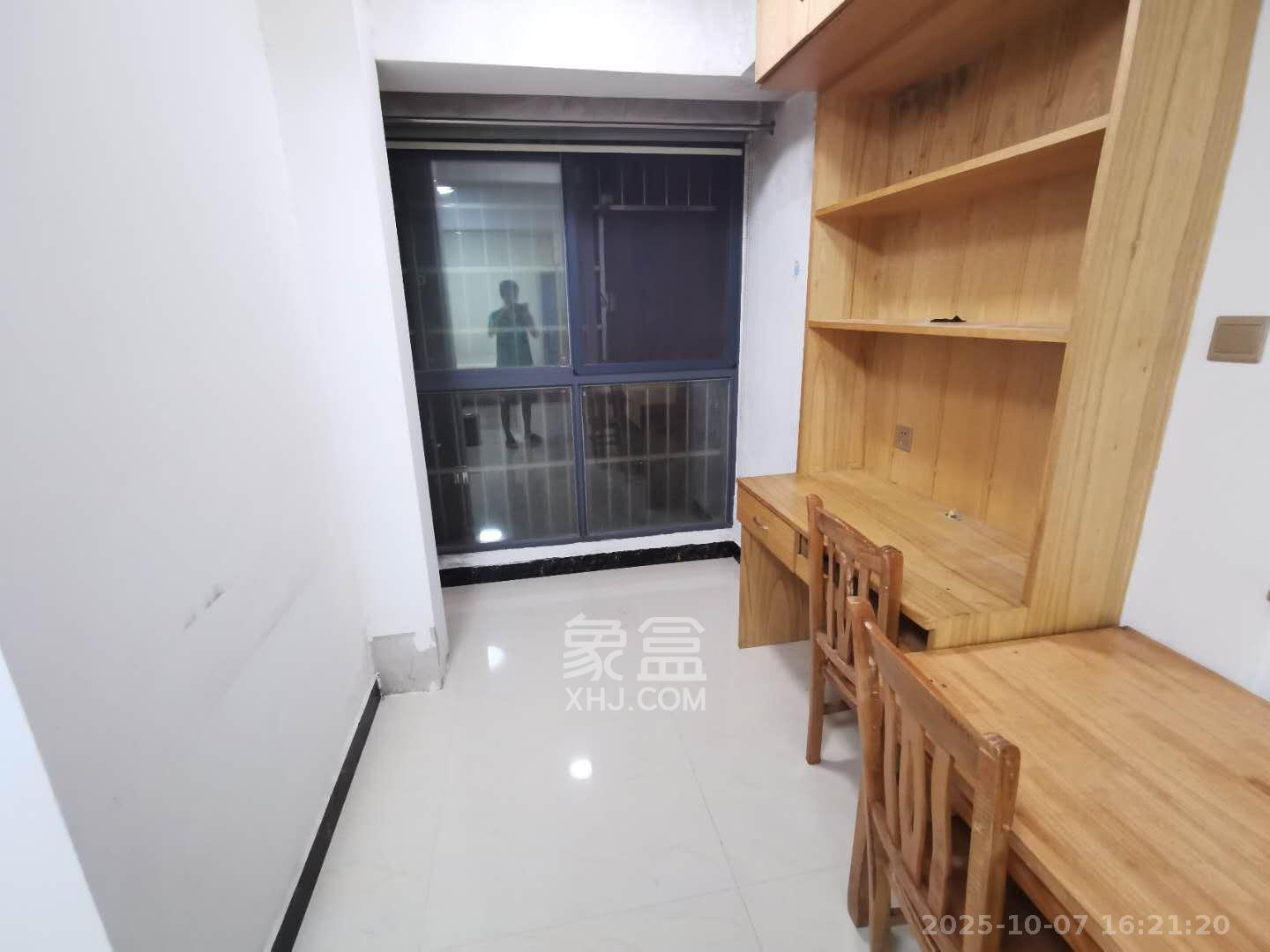 红公馆(前程丽景大厦) 1室1厅1卫 1600.0元/月 红公馆(前程丽景大厦) 1室1厅1卫 1600.0元/月室内图