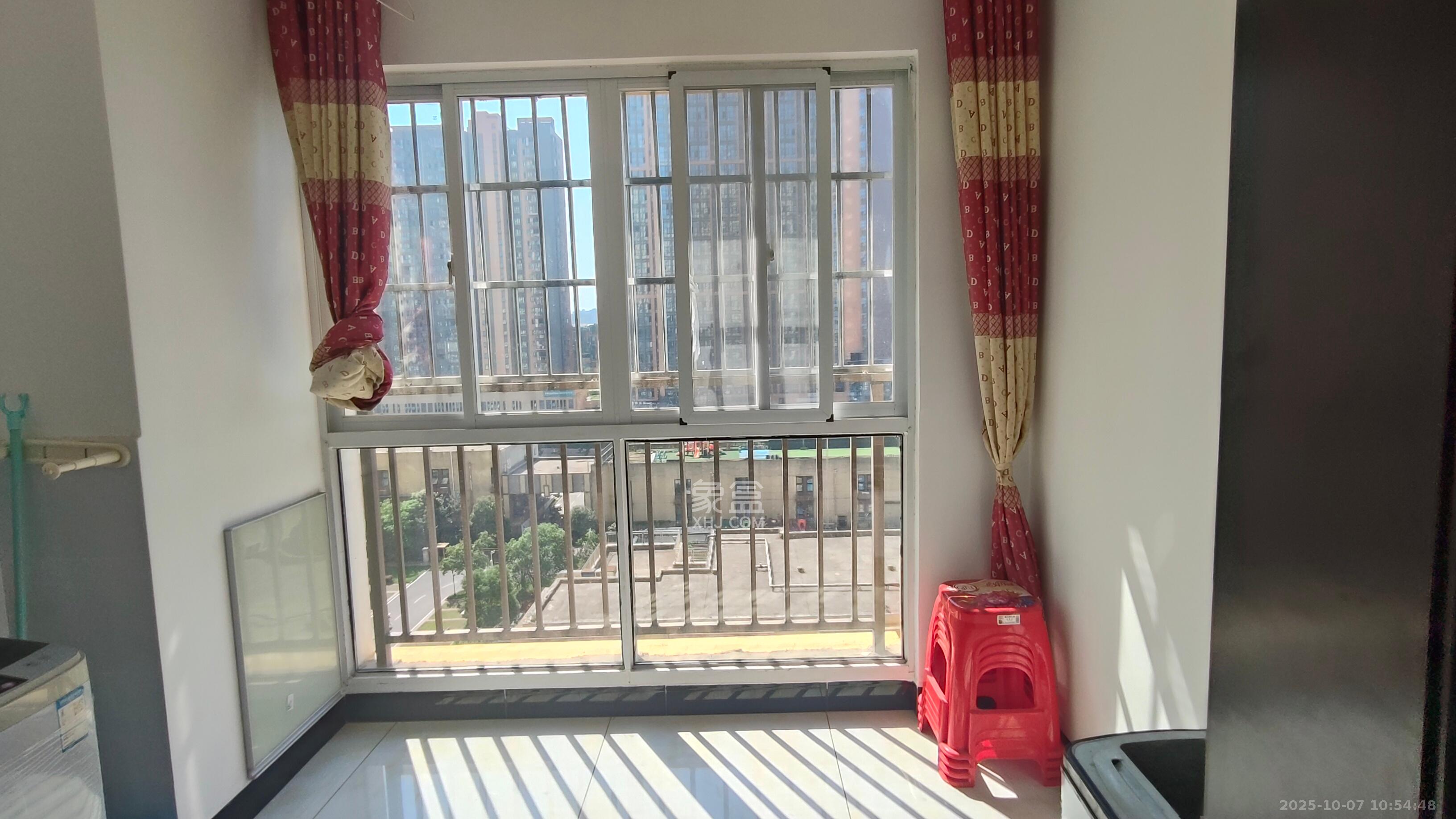 MOMA当代广场  3室2厅2卫    1600.0元/月室内图