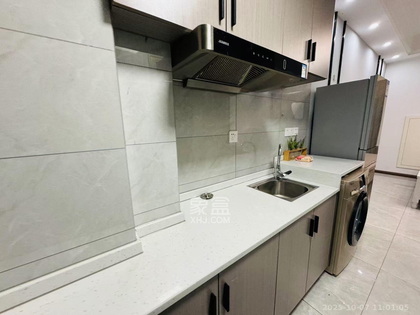 东盈商业广场(华泉城市广场) 1室1厅1卫 1600.0元/月 东盈商业广场(华泉城市广场) 1室1厅1卫 1600.0元/月室内图