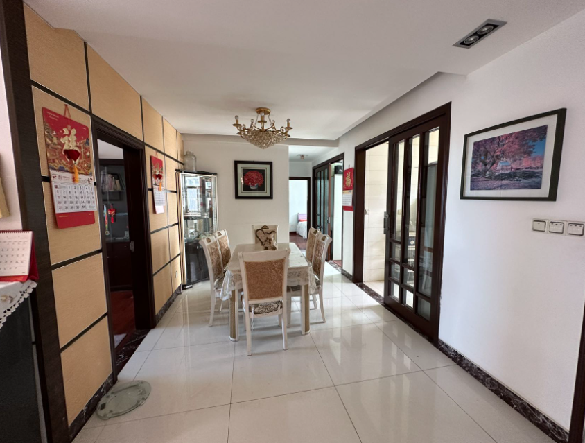 置地花园 4室2厅2卫 4300.0元/月 置地花园 4室2厅2卫 4300.0元/月室内图