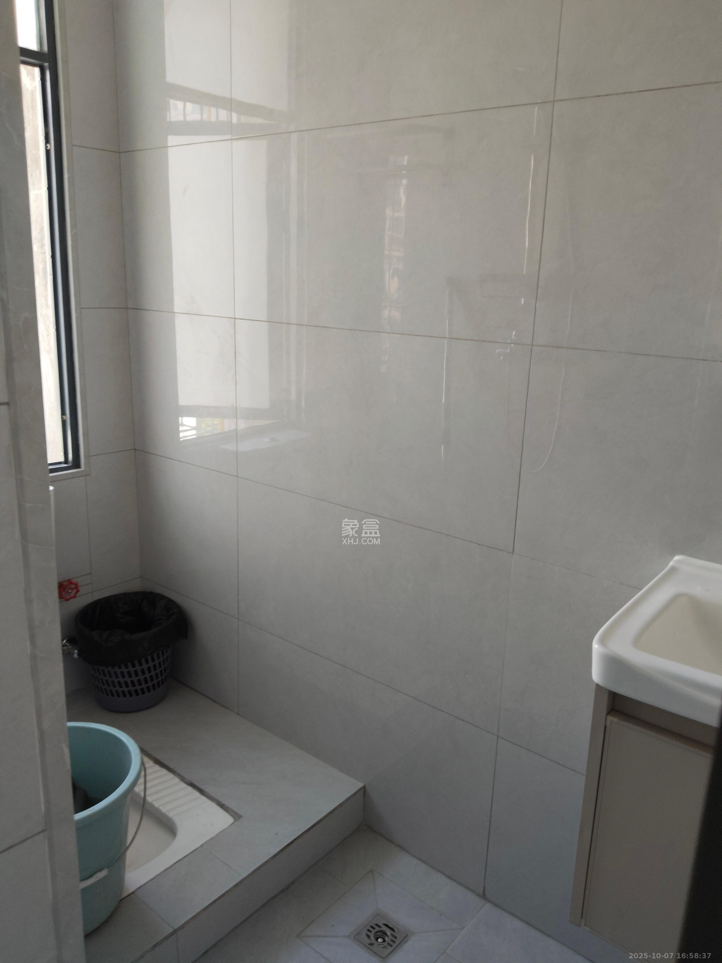 凤凰台巷散盘  2室1厅1卫    2200.0元/月 凤凰台巷散盘  2室1厅1卫    2200.0元/月室内图