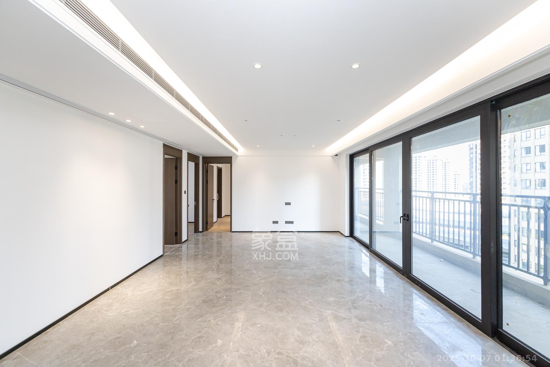 万科滨河道  4室2厅2卫    160.0万