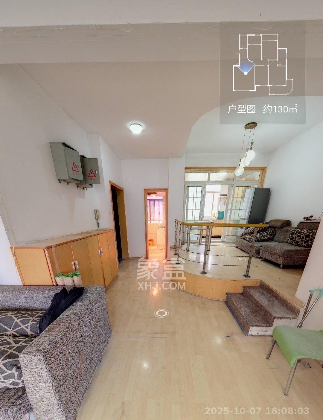 四季美景一、二期  3室2厅2卫    2400.0元/月 四季美景一、二期  3室2厅2卫    2400.0元/月室内图