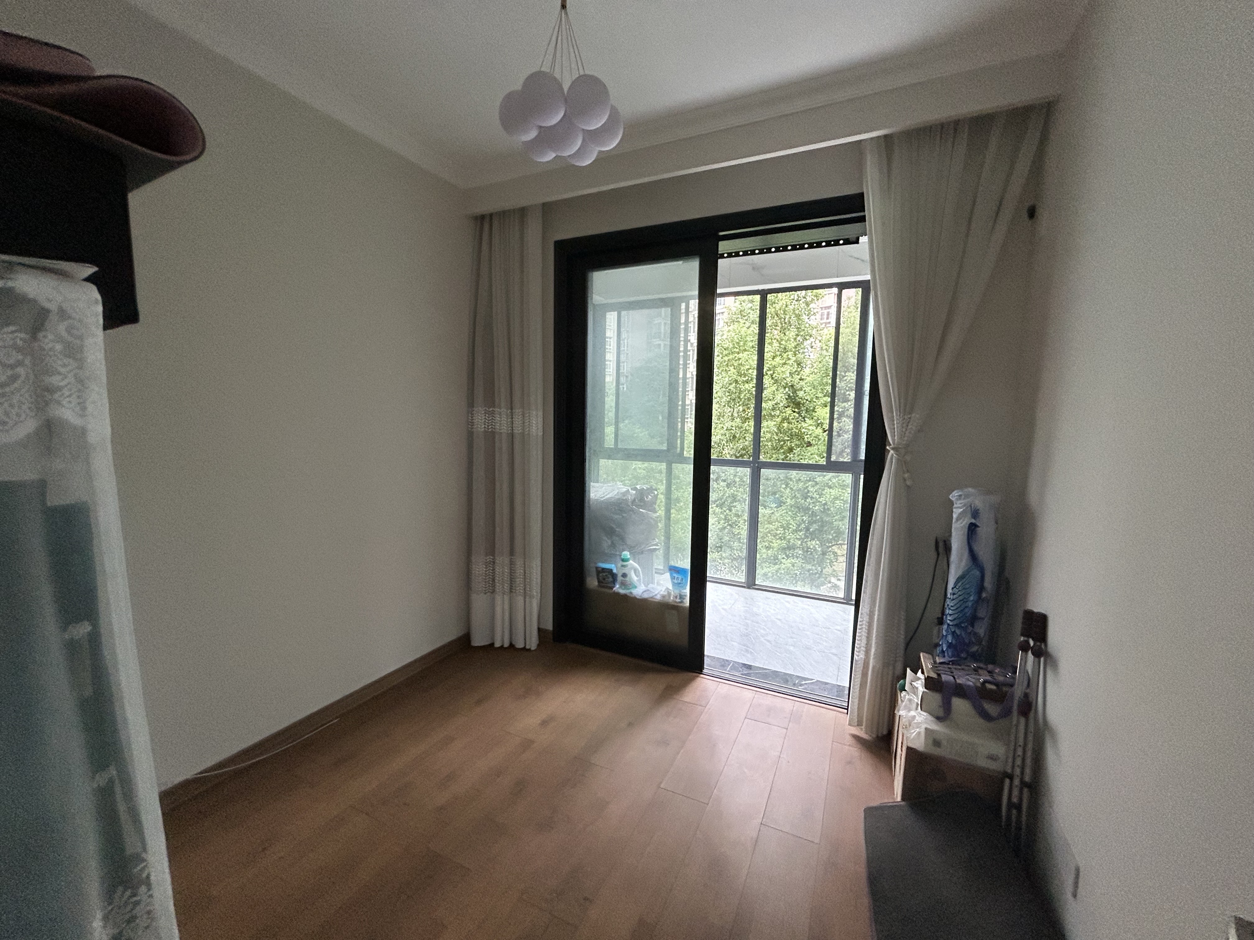 学府花园（文苑瑞景）  3室2厅1卫    48.8万客厅